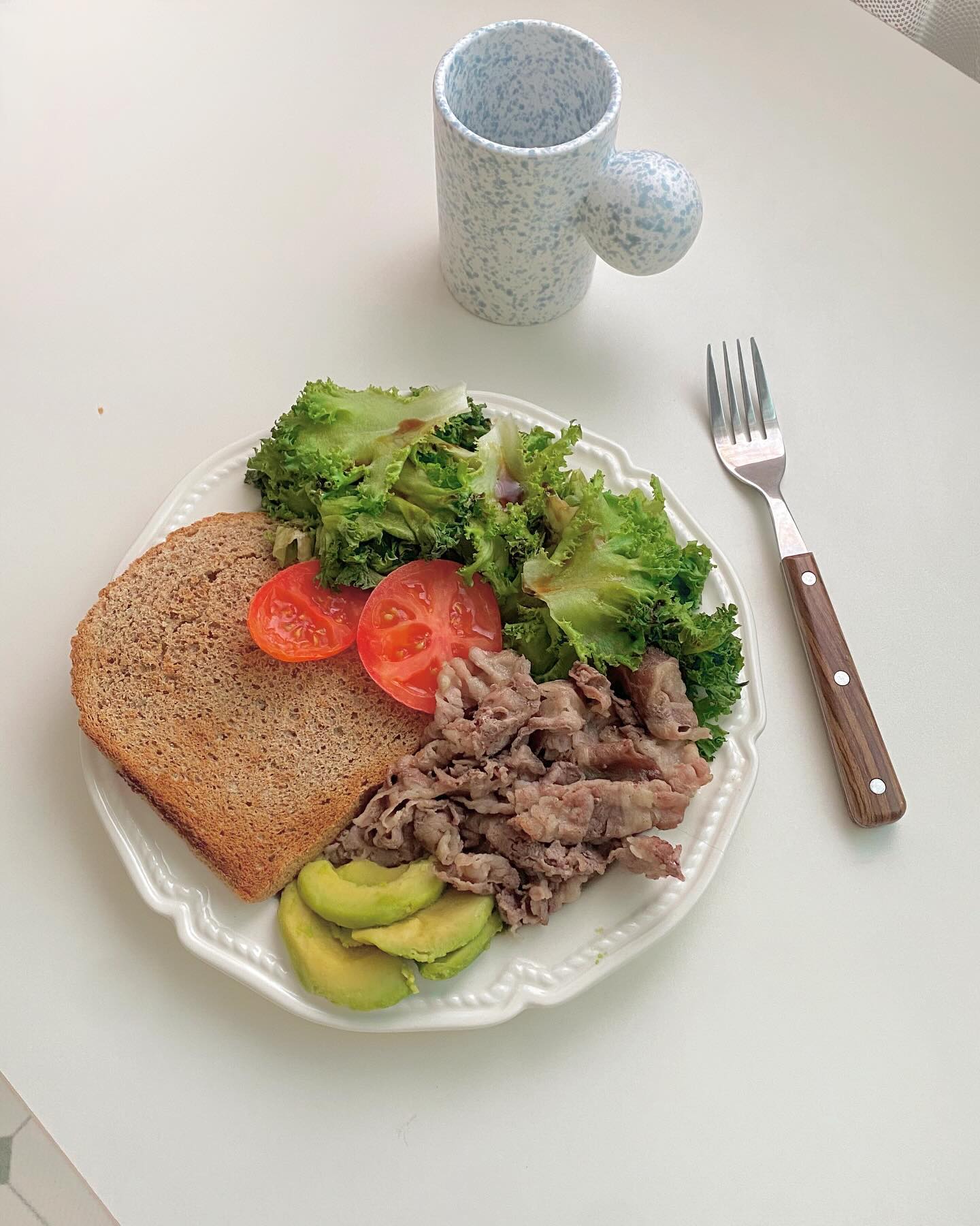 🧑‍🍳: 브런치플레이트

갑자기 예쁜 브런치가 먹고싶어져서 냉장고에 있는 최대한의 재료로 최대한의 아름다움을 뽐내봄 성공한건가? 애매하다..

 #다이어트식단 #다이어트레시피  #요리계정맞팔 #요리그램 #자취요리 #자취요리그램 #자취요리스타그램 #집밥일기 #집밥 #집밥그램 #집밥요리 #요리맞팔 #먹팔해요 #먹팔환영 #먹팔소통 #먹팔하면맞팔 #훔쿡 #홈카페 #홈스토랑 #홈브런치 #집밥레시피 #집밥메뉴