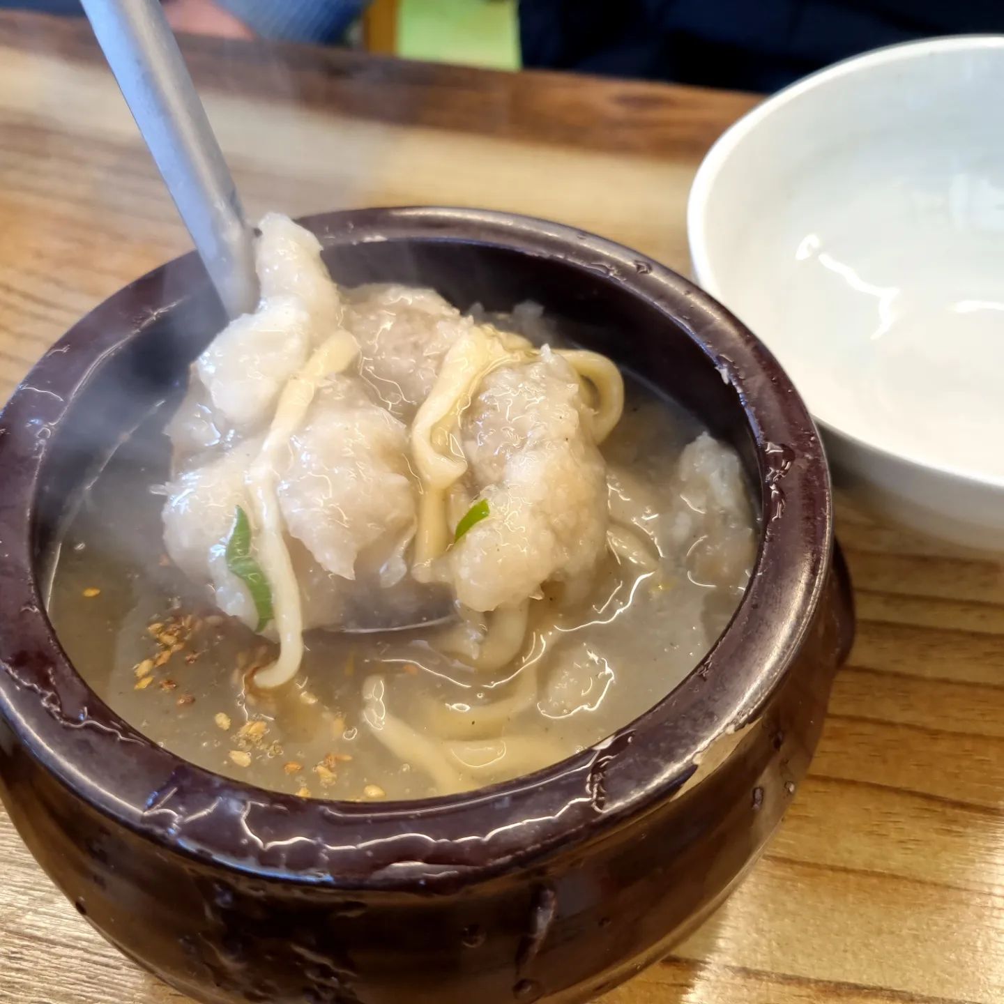 #감자바우
#감자옹심이
#가자미회국수 🍜 

#양양 #속초맛집 #국내여행
회국수 이가 시려서 혼낫넹~
그래두 마싯엇다!!
대설주의보엿으나 길이 다 녹아서 다행~~
#대게 랑 #문어 는 먹느라 사진을 못찍엇다ㅋㅋ
