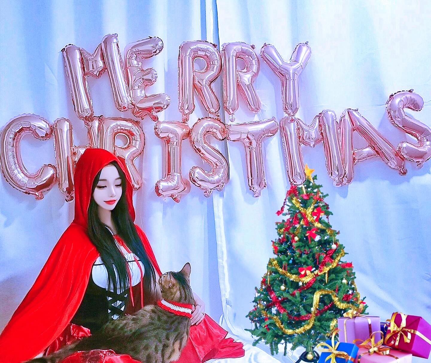 ♡̶
올해 크리스마스는 집에서 소박한 홈파티라 재작년에 찍은
크리스마스 사진 우려먹기🤣
집사님들 감기 조심 건강조심 미리 메리크리스마스 🌲🎁
ps. 크리미는 이 날 안찍겠다구 자꾸 도망가서 같이 못찍은건 안비밀😭

⠀
⠀ 
⠀

#크림 #라떼 #크림라떼 #스코티쉬스트레이트 #뱅갈
#캣스타그램 #냥스타그램 #집사그램 #고양이일상 #고양이그램
#고양이모델 #묘델 #모델냥 #펫플루언서 #촬영문의 #虎皮 #貓咪 #bengal #cat #catstagram #instacat #catlife #貓 #猫 #ねこ #neko #ootd #좋아요 #맞팔 #소통

⠀

cats_of_instagram kittens_planet cats_of_world_ catsprestige petsprestige idonothaveacat.official todays_cat0 lovecatdaily malaikatkucing worldwide_meowdels sweetcatclub catloversclub