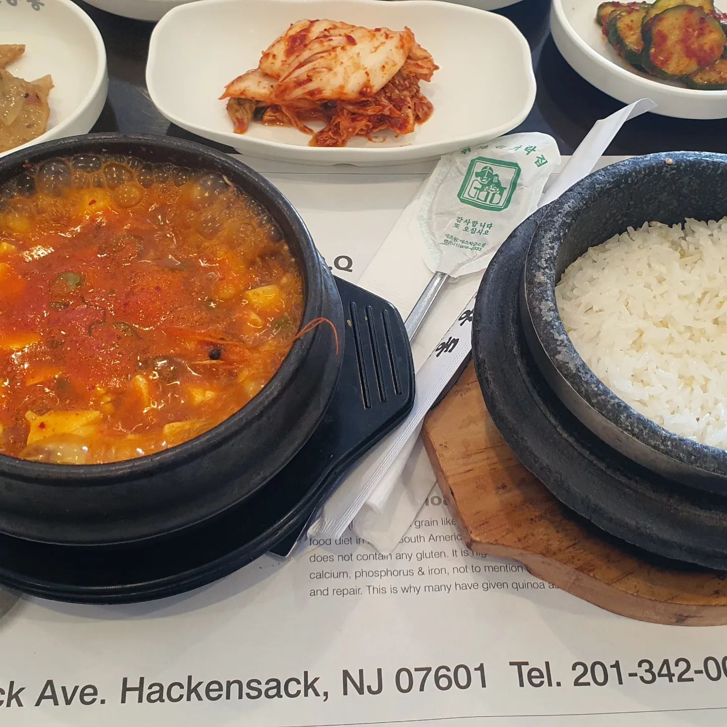 Hackensack 소공동순두부..

역시 한식..
약간 쌀쌀한 날씨에 뜨끈한 순두부한그릇..몸이 후끈해지네..
한국 돌아가기전에도 양식보다는 한식..
역시 한국사람은 한식을 먹어야지..

#hackensack #sogongdong #순두부찌개  #newjersey #food #음식스타그램 #음식사진 #음식 #데일리그램 #데일리 #먹방스타그램 #맛집찾기 #맛있다그램 #맛집탐방 #한식