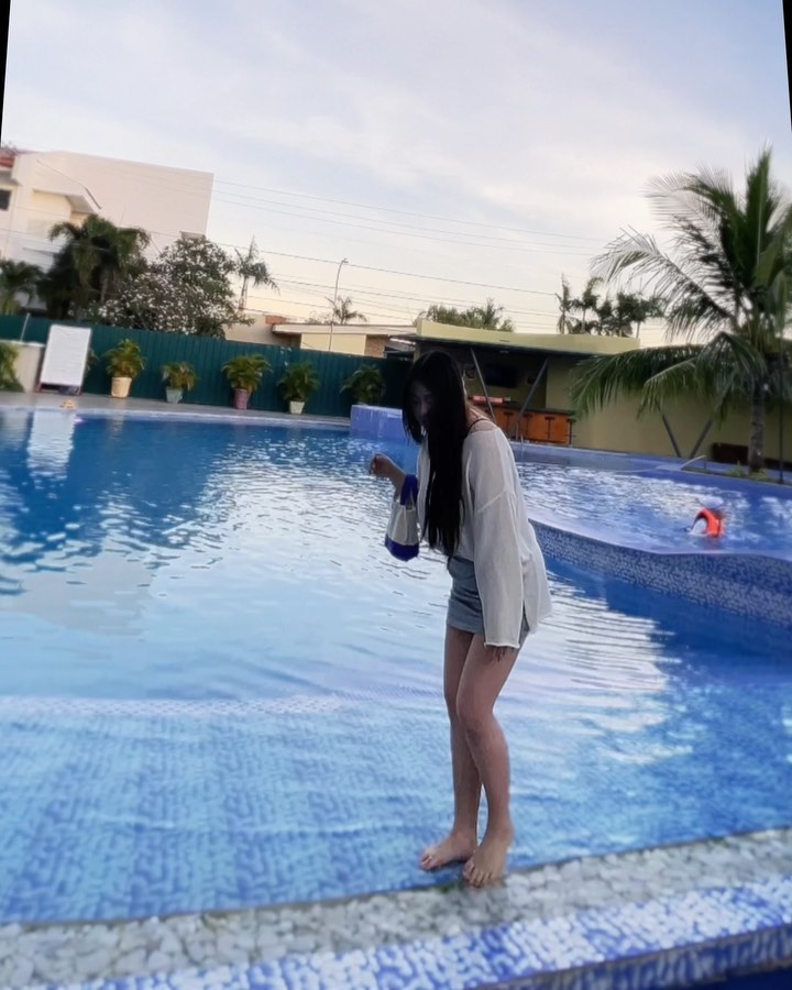 몰라요
왜 제가 여름 나라 여기에 있는지
우리 다 휴학아닌 개강인데 나만 더 바쁘다는 🎤핑계로 ..(?) 환불하구 빠질려고 했지만 왔죠… ㅇㅢ ㄹ ㅣ 🫶🏻