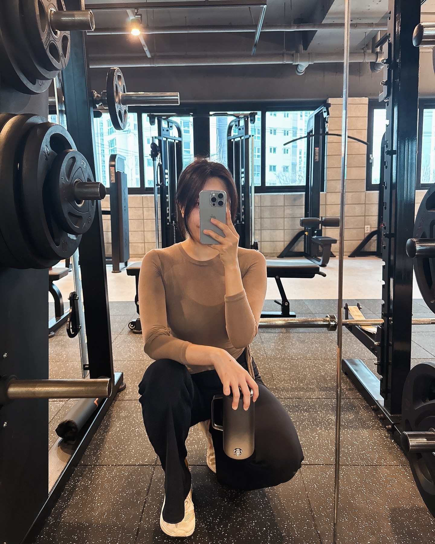 예신 다이어트 1일차
예식 2달 남기고 시작 😂

런닝머신 15분 워밍업
스트레칭 후
하체 스쾃 런지 데드 (거의빈봉)
천계 10분

땀 주룩주룩 💦
파이팅 💥 다시 루틴 잡기!
예쁜곳에서 예쁜 쌤이랑 운동하니까
운동이 더 잘 되는 느낌이고요?
이제 나만 잘하면 되그등예 🌝

rizegym_official 
#라이즈짐 #부산pt #부산pt추천