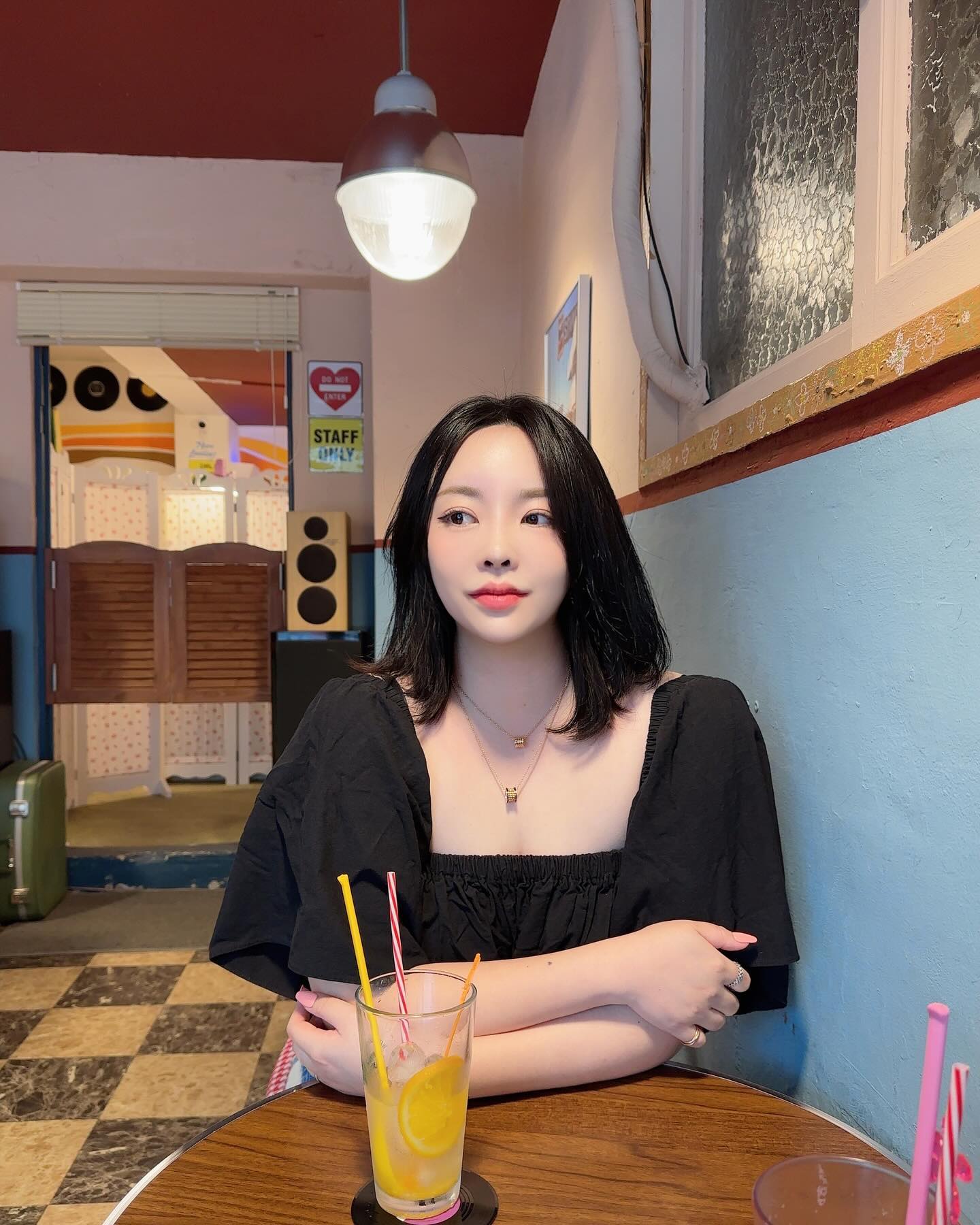 𝐰𝐢𝐭𝐡 𝐦𝐲 𝐛𝐞𝐬𝐭𝐢𝐞.♥︎ 𝐢𝐧 해방촌