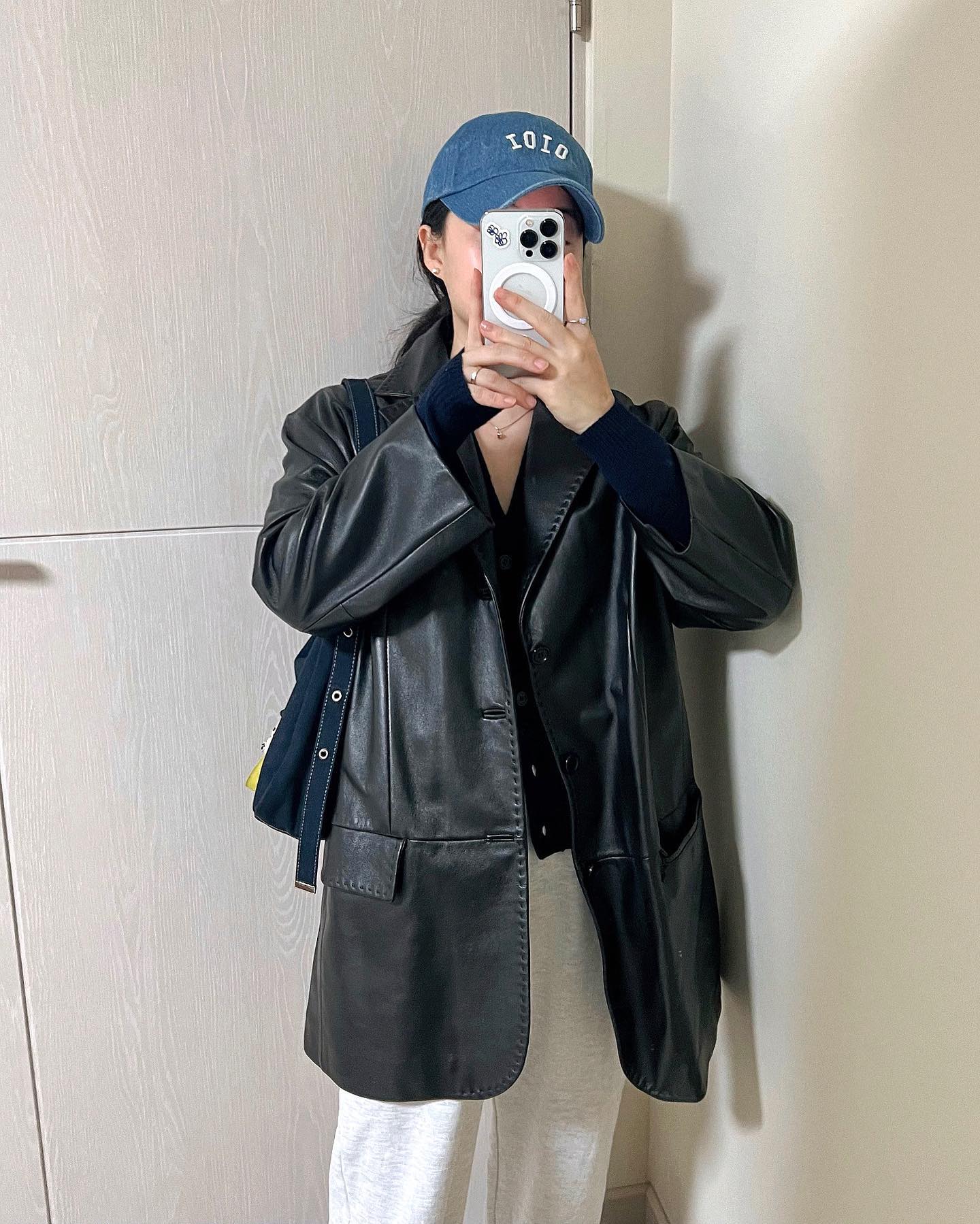 가죽자켓 더 많이 입어줘야지 🖤