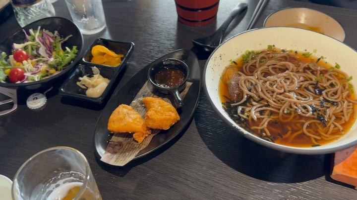 시원한 소바가 땡겨서 들어간 수제 하츠야초밥 🍣

#수제초밥 #초밥 #맛집 #하츠야초밥 #관저동 #마치광장 #대전 #소바 #가라아게 #맥주 #냠냠 #분위기맛집 #동네맛집