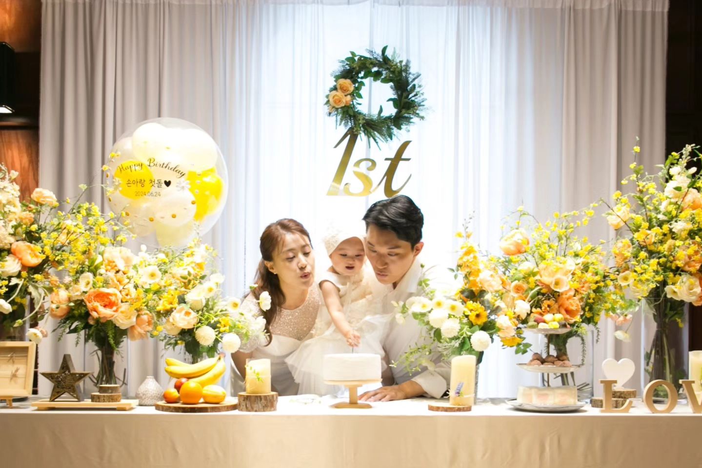 (심한 뒷북이지만) 아랑 돌잔치 스냅촬영 모음💛 
사진보니 임산부때 결혼식드레스보다 이번 드레스핏은 낫밷!!
후후 결혼식보다 훨씬 더 바쁘고 정신없었던 돌잔치☺
울 공쥬 생일축하하러 와주셨던분들 다 감사했습니당💛💛