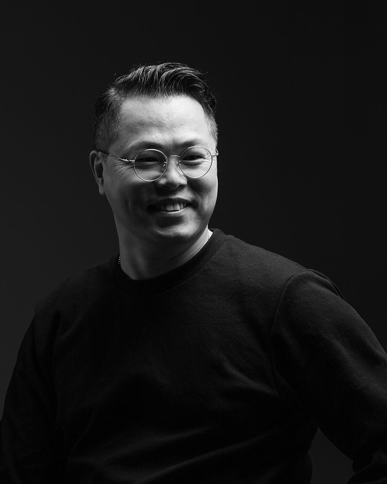 오랜만에 촬영 한번 해봤습니다. 
머리도 잘랐고 스튜디오에서 촬영하다 카메라 든김에 프로필도 한컷!!
올해는 작년보다 많이 남겨봐야겠습니다. 

#제주 #제주도사진관 #추억새김사진관 #제주도프로필 #제주프로필사진 #제주도프로필촬영