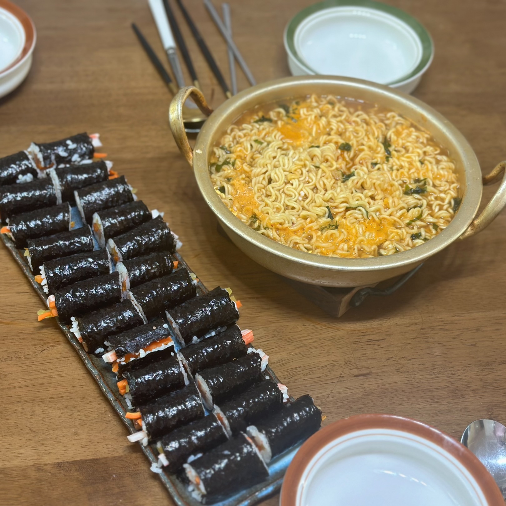 #금요일 #오늘 #저녁 #우리집 #오늘뭐먹지  #김밥 #라면 #꼬마김밥