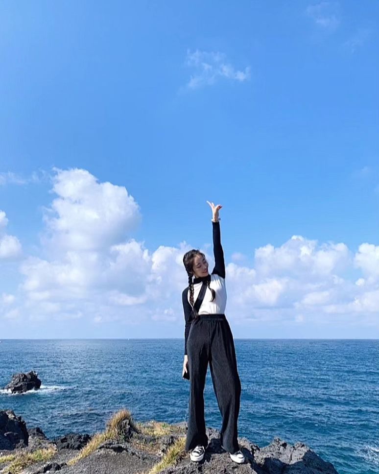 제주도 너무 예뻤네🩵
사진 정리하다 제주추억돋아
ㄱ나니? 나의 직동 엪오가족들 살아있져?😚
무려 19년도라니!!!!!

#제주도푸른바다