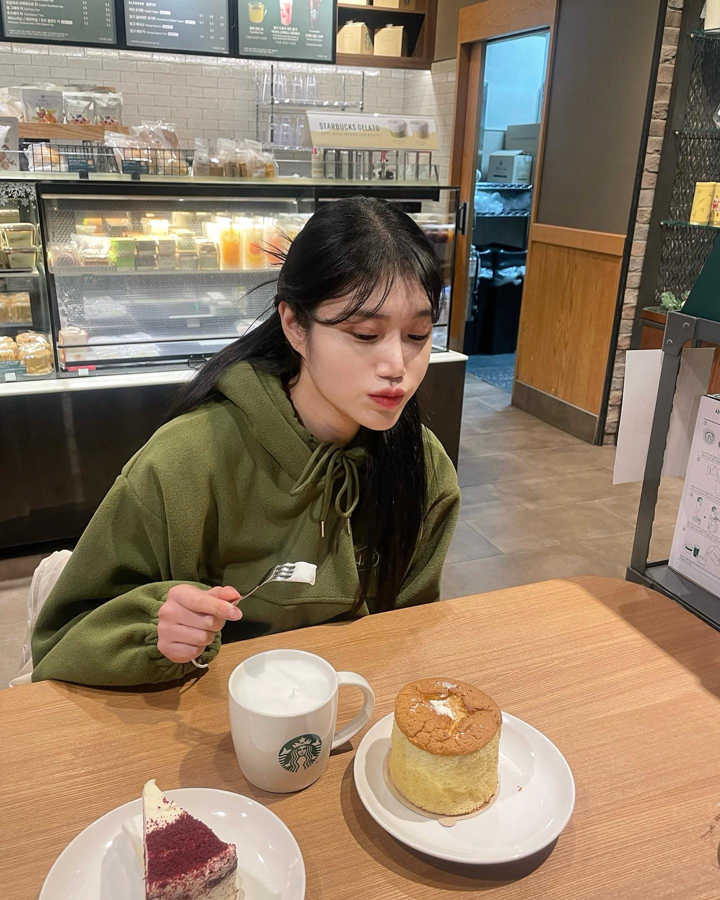 공부하러 가서 먹기만 하는😋
.
.
#스타벅스 #기프티콘 #사랑해요 #여러분
