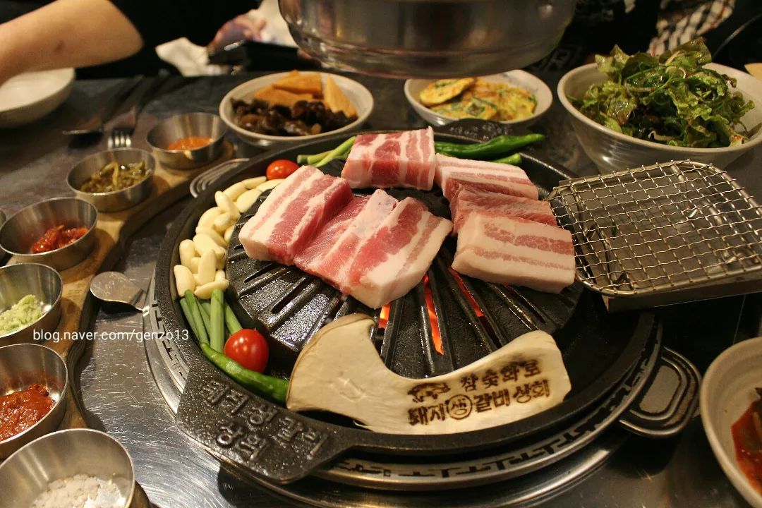 ෆ
양념고기 찾는 기뮤도 엄지척 해주는
생갈비 맛집 돼지생갈비상회에서 맛난 저녁

#울산맛집 #태화강국가정원맛집 #울산태화동맛집 #돼지생갈비상회