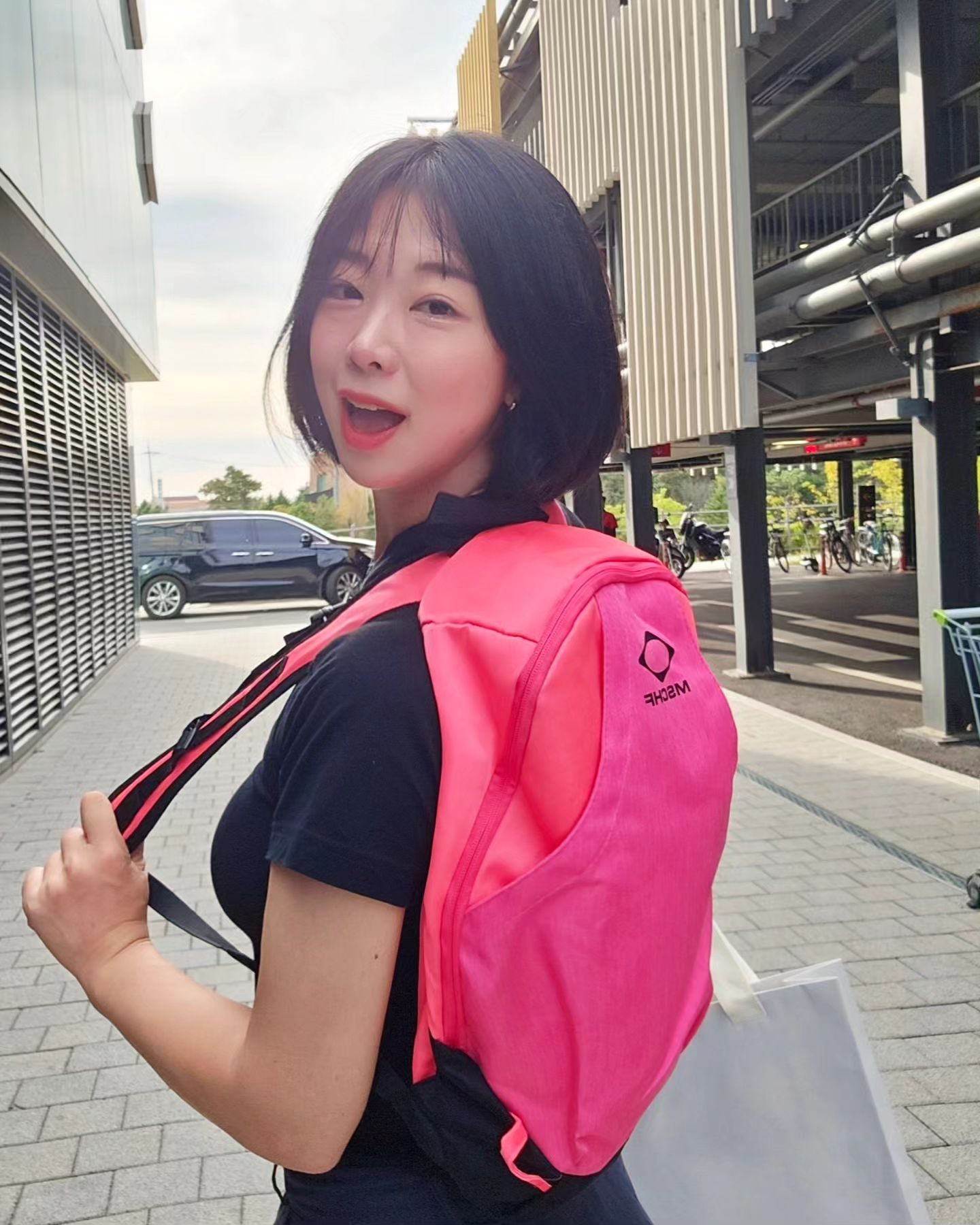 사두고 오늘 첨 들구나온
깜찌기 가방 🎒🎀
