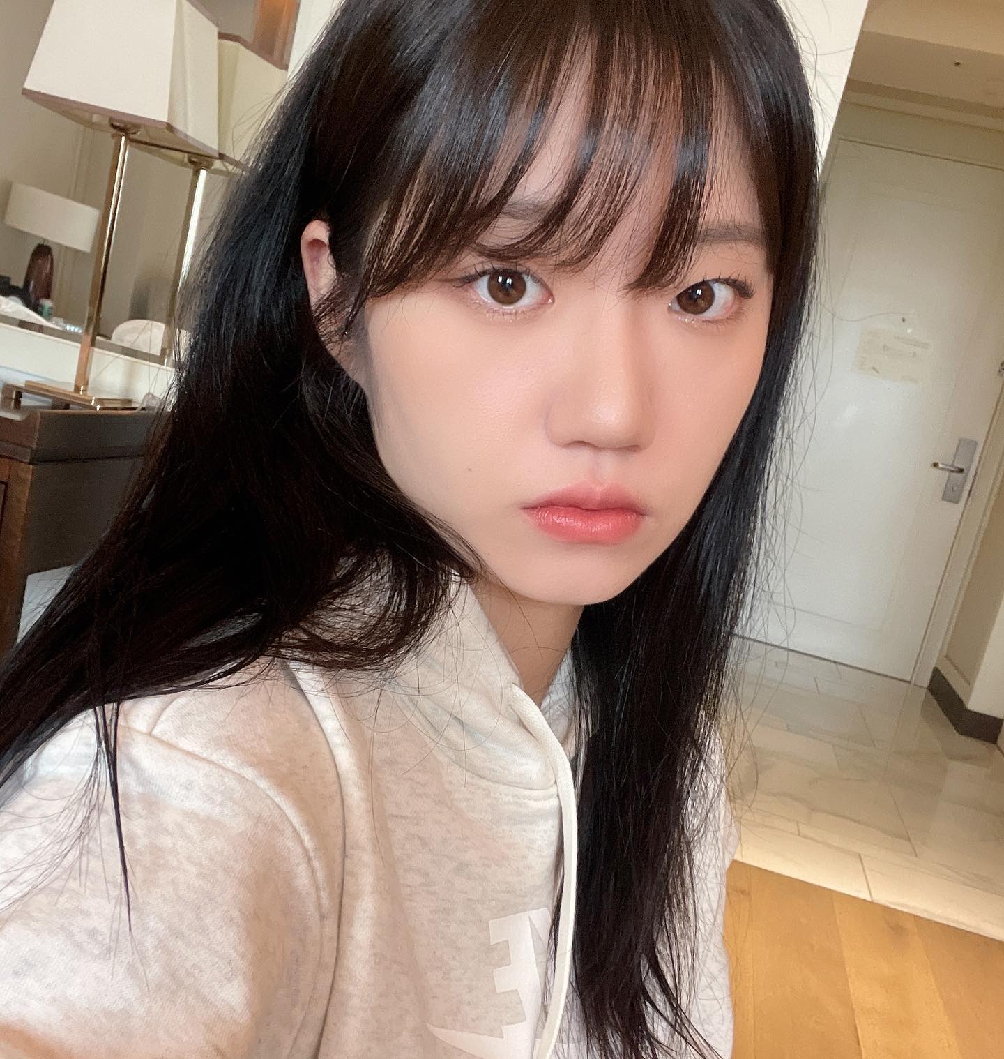 요즘 화장 잘하고 댕김