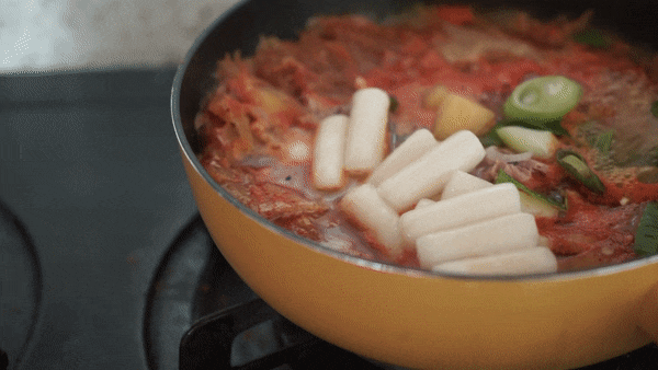 김치찌개 간편히 만들기 (feat.밥대신 쌀떡) 천연 해물 국물팩 3종 !
