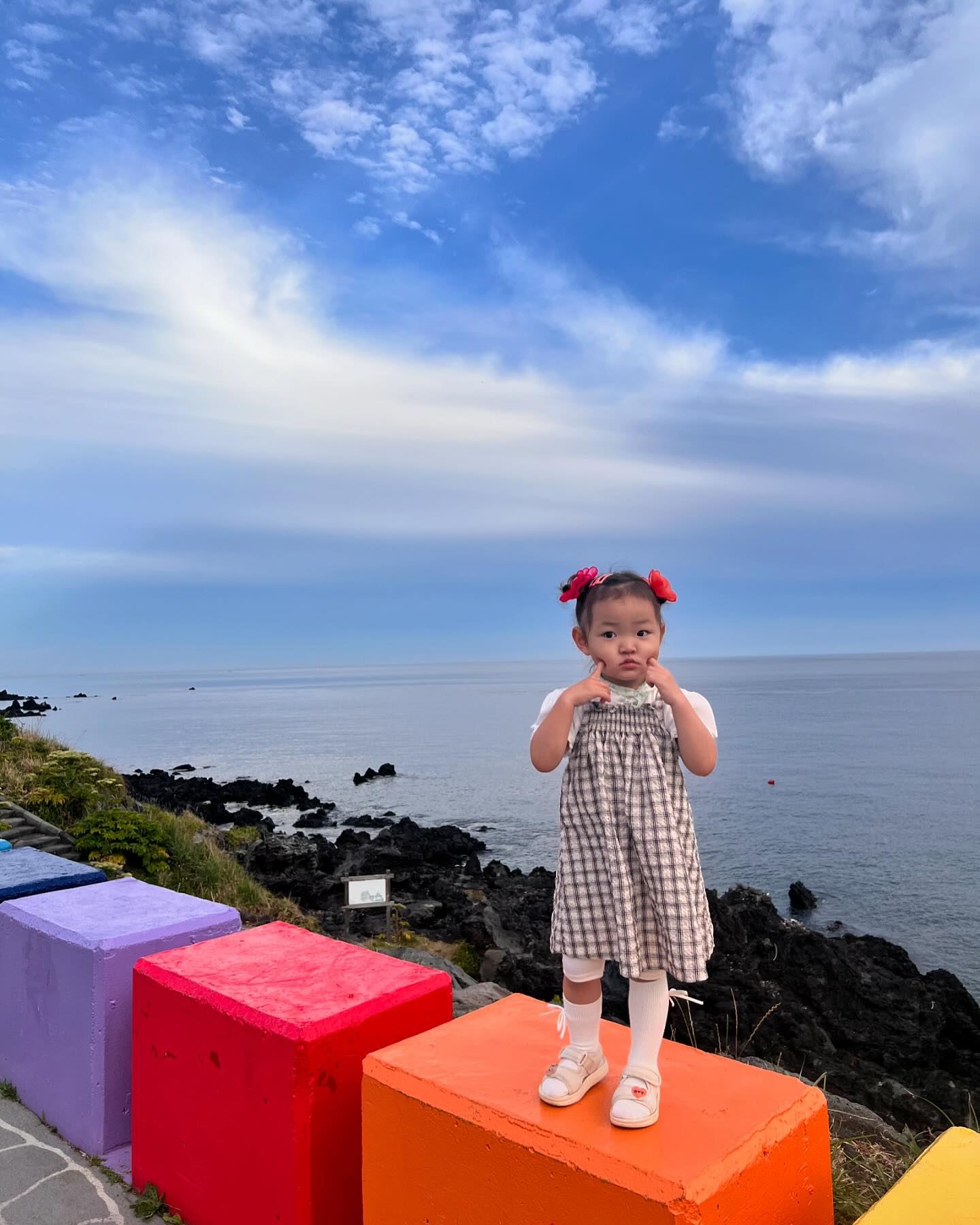 #여름안녕

하루사이에 찬공기가 반가우면서도
지나간 여름이 막상 또 아쉽구 🩵

여름은 너무 싫지만 너를 만난 계절이라
기다려지기도 하고 ෆෆෆ 

많은걸 해주지 못했다 생각했는데 그래도 우리
굵직하고 소소하게 시간보냈네 ☺️
가을도 즐겨보자🍂🍁

#가을어서와 #가을반가워 #진짜너무반가워