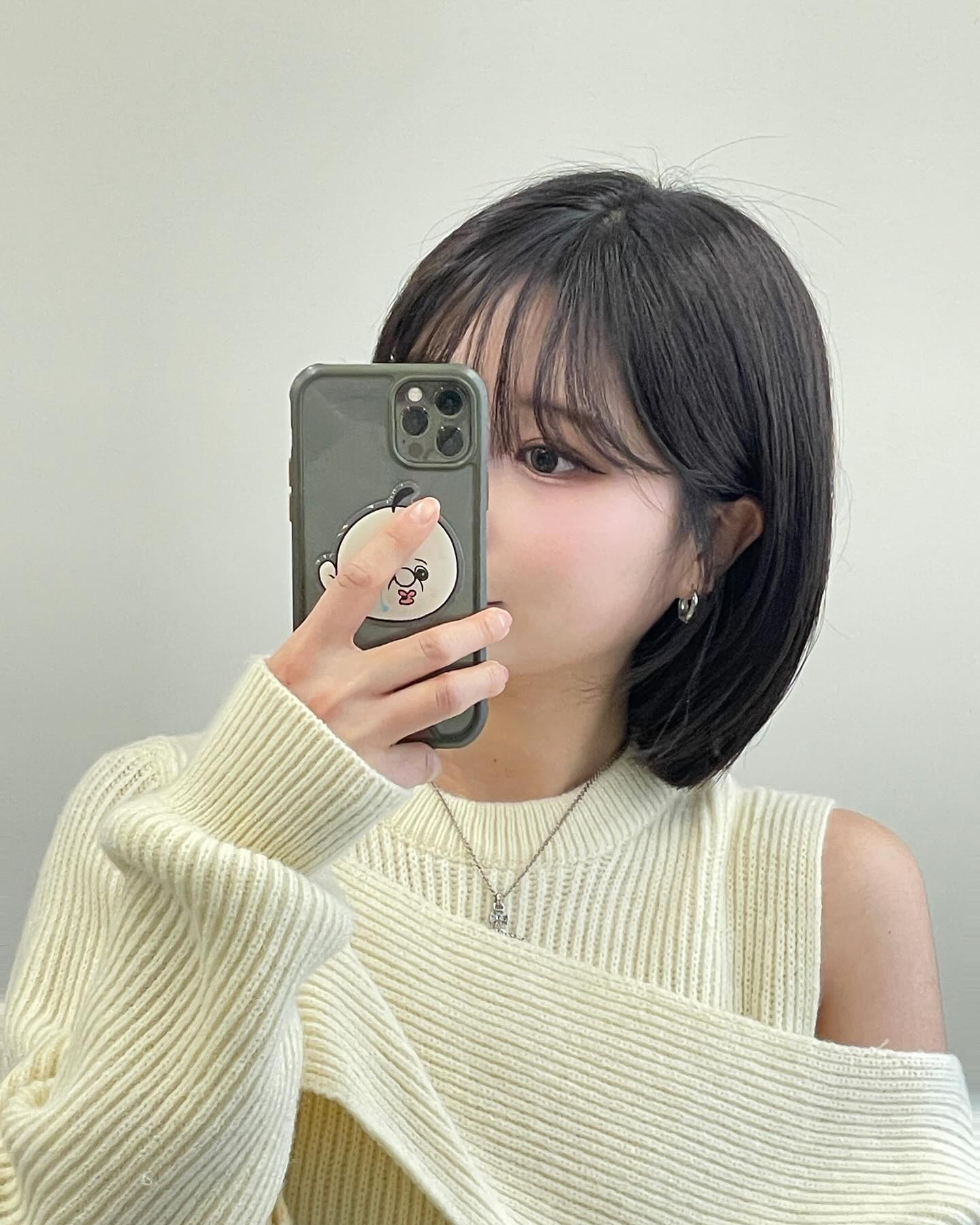 머리하고 젠몬 보고 위글 보고
빨빨거리며 돌아다녔떤 하루쓴

머리는 .. 이제 .. 
i.nu_seul 쌤에게 단정해보이도록
 #스킨브라운 + #단발레이어드 로
홈프로텍터를 퇴사할 나를 위한 선물 .. ,
