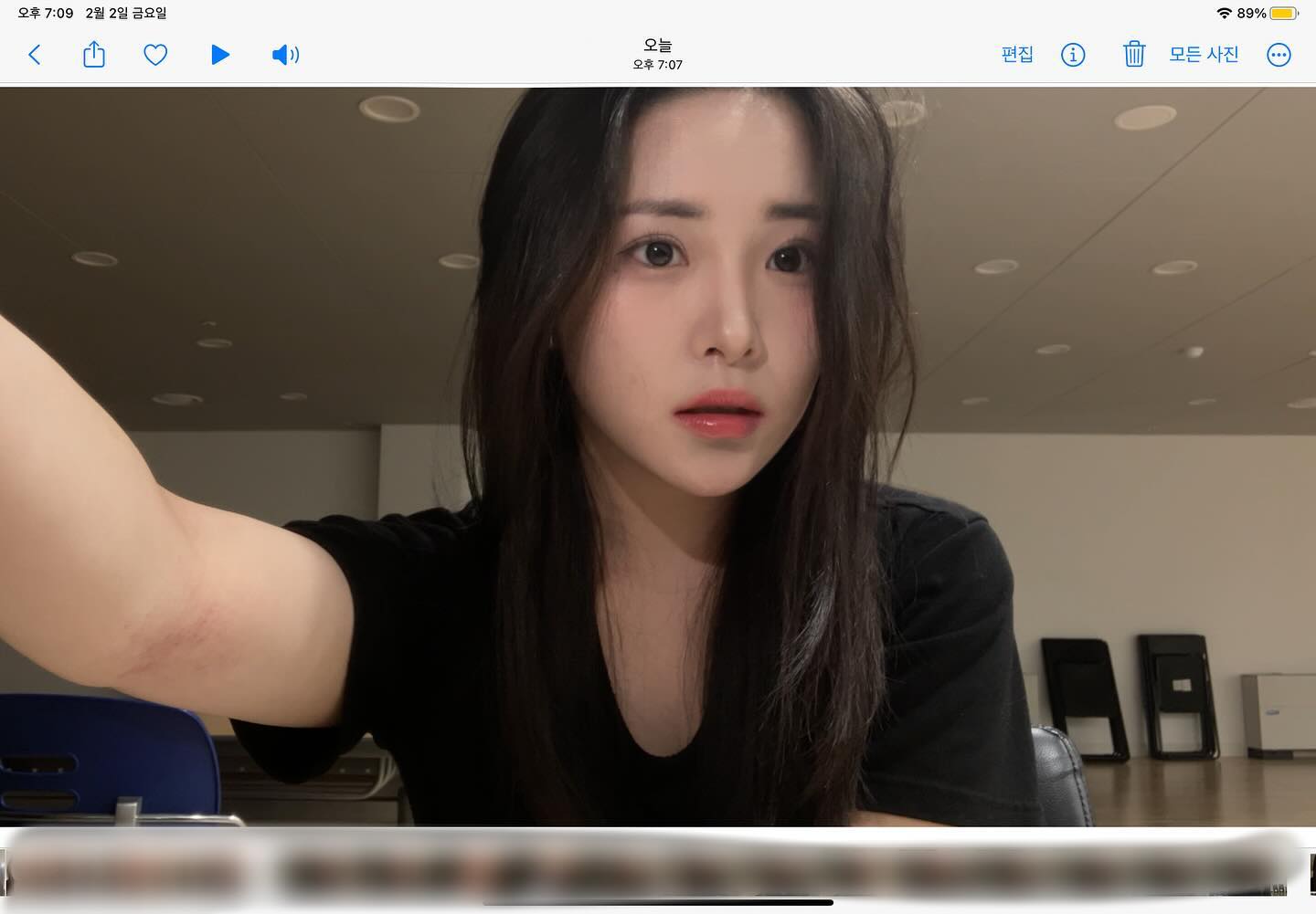 .
쿨톤 데일리 그레이렌즈👀
눈이 맑고 촉촉해보인댜 
온라인 구매도 가능해서 더 편리한듯!
:_lenssis 
#렌시스 #제품제공 #렌즈추천 #데일리렌즈 #마리나그레이