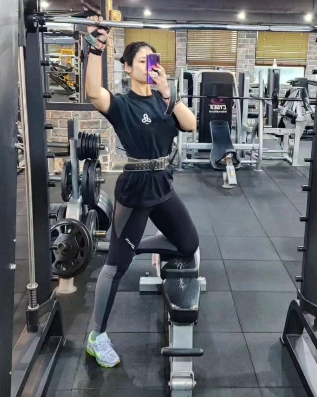 #협찬 #오운완챌린지

관절포르테와 오운완!💪🏋🏻‍♂️
➡️ 운동종목 상관없이 운동센터 혹은 운동한 장소에서 참여 가능해요!

오운완 인증하고
신상품 관절포르테를 받아보세요🎁

✔️ 참여방법
1. 오운완 인증사진과 함께 vlabs_myv 태그 후 업로드
2. vlabs_myv 계정 팔로우하고
  댓글에 '오운완' 이라고 달면 참여 완료
 
vlabs_myv ← 오운완 챌린지 참여하러 가기
 
 

#오운완 #관절포르테 #관절영양제 #마시는MSM #MSM식이유황 #비타민C #브이랩스 #마이브이 #운동 #운동하는여자 #웨이트 #요기니 #오오티디 #gym #yoga #fitgirl #ootd #헬스
* 위 내용 및 태크 복붙 하지 마세요 🔥
