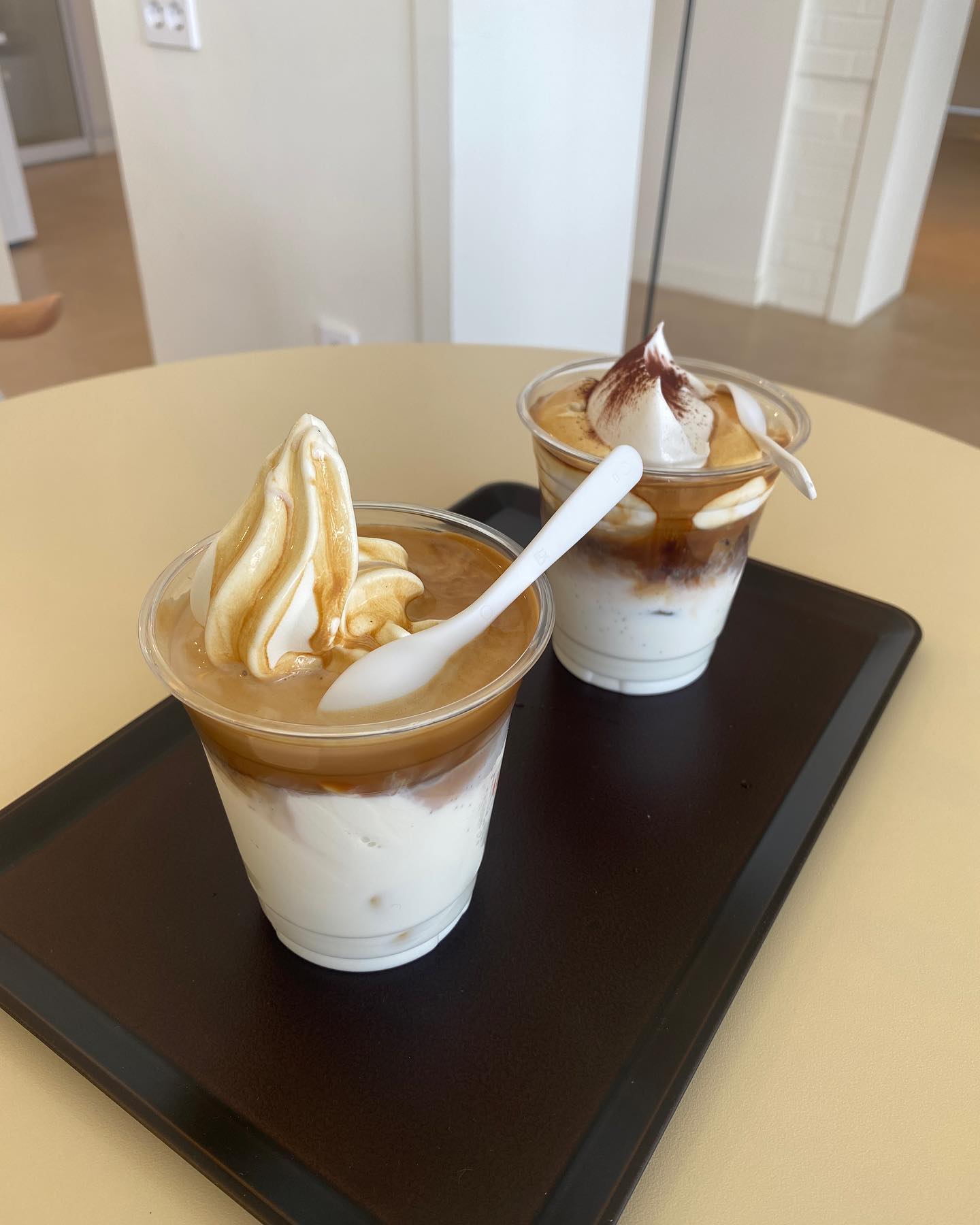 LE CAFE

대전 동구 냉천로 34-8

☎️ 0507-1332-7903

open 11:00 ~ 21:00
Last order 20:30

#대청호카페 #아인슈페너맛집 #신상카페 #빵맛집 #베이커리맛집