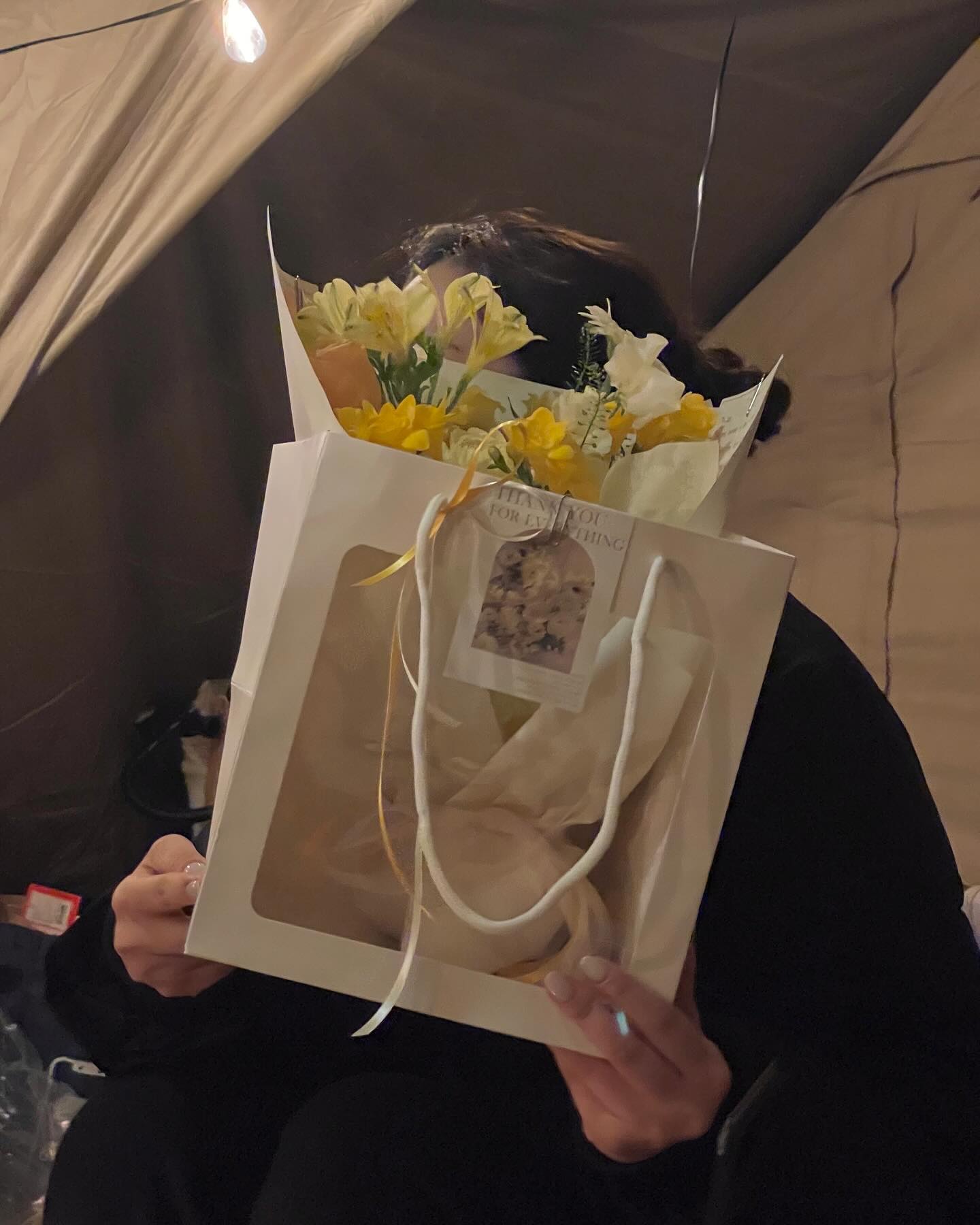 행운 가득했던 내생일💛
내생일이지만 내가 고를 수 없었던 아이스크림케익과
아빠의 늦은 퇴근으로 이담이랑 둘이 오붓하고 빠르게 파티했다🍀

이 세상 나의 가장 큰 선물 우리 담이,
