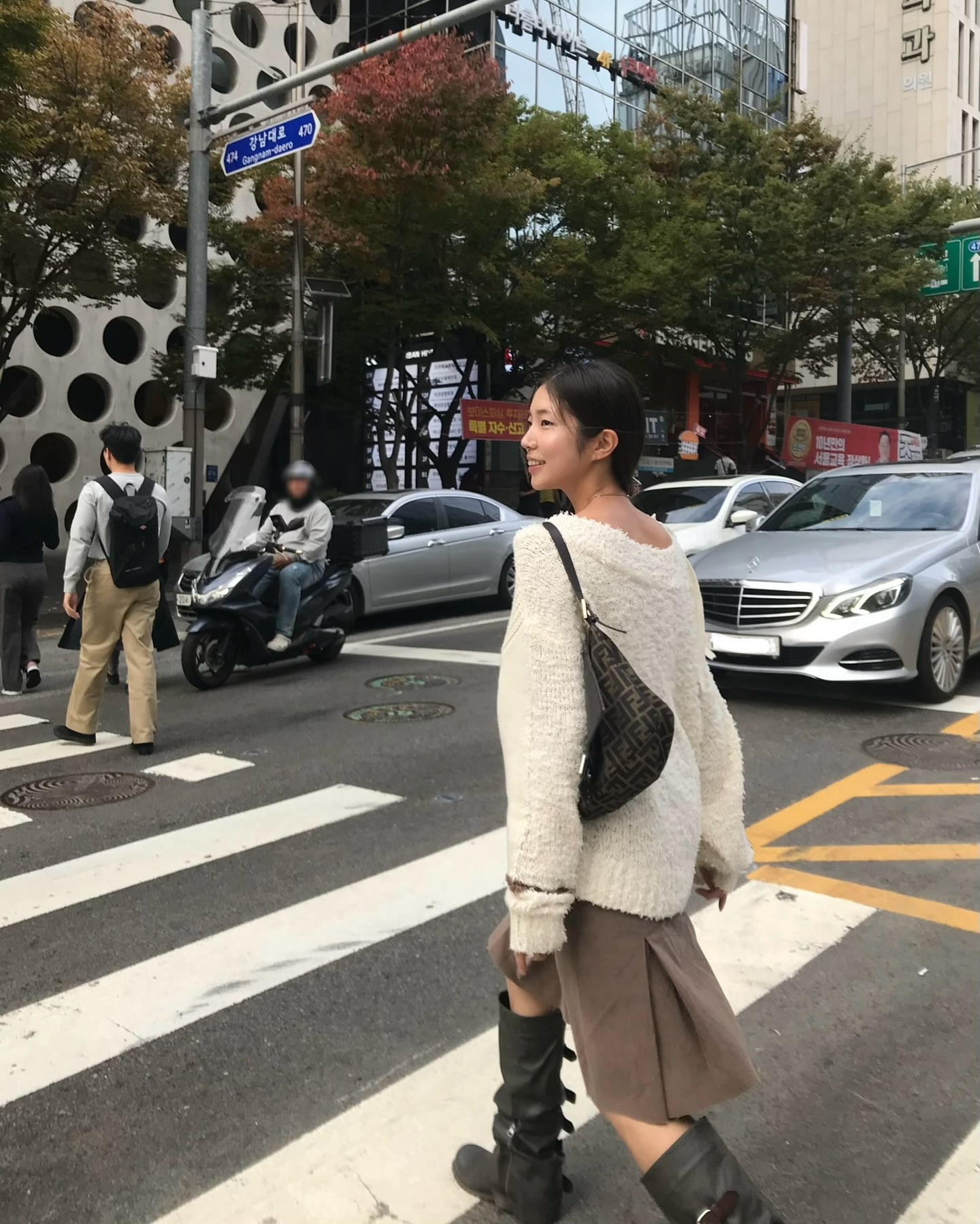 사진 정리하면서 저번주 언니의 결혼식을 다시 한번 더 영상으로 정주행 한 사람.. ㅋㅋㅋㅋ 너무 예쁜 걸 어떡해 ㅠㅅㅠ 
그리고 위 아래 grailz_official 이 착장 너무 마음에 들어서 하루종일 입고 다녔다구요 🤎
.
.
#그레일즈 #grailz