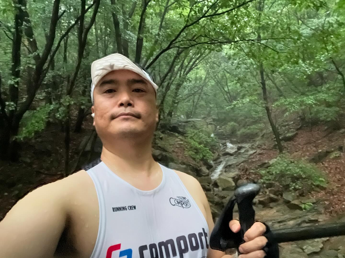 #관악산 #중탈 
비가 안와서 오후 늦게 출발해 오르자마자 
쏟아지는 비 ㅠㅠ ⛈️⛈️⛈️ 
불어나는 계곡물을 보고 바로 하산 ㅌ 
#안전 #등산