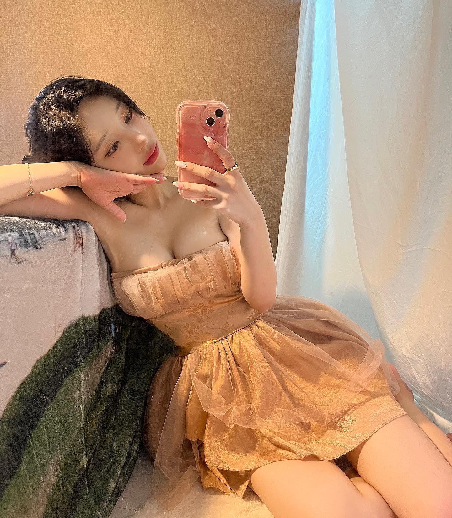 나는야~ #가을다람쥐 #🐿️ #🍂 #🪵
연이네 미니홈피 🏡에 도토리 들고 논너 오세욥 ^_^ #요디랄 
—-♡ —♡ —♡ —♡ —♡ —♡ —♡ —-
#오늘두업뎃 #업데이트완료