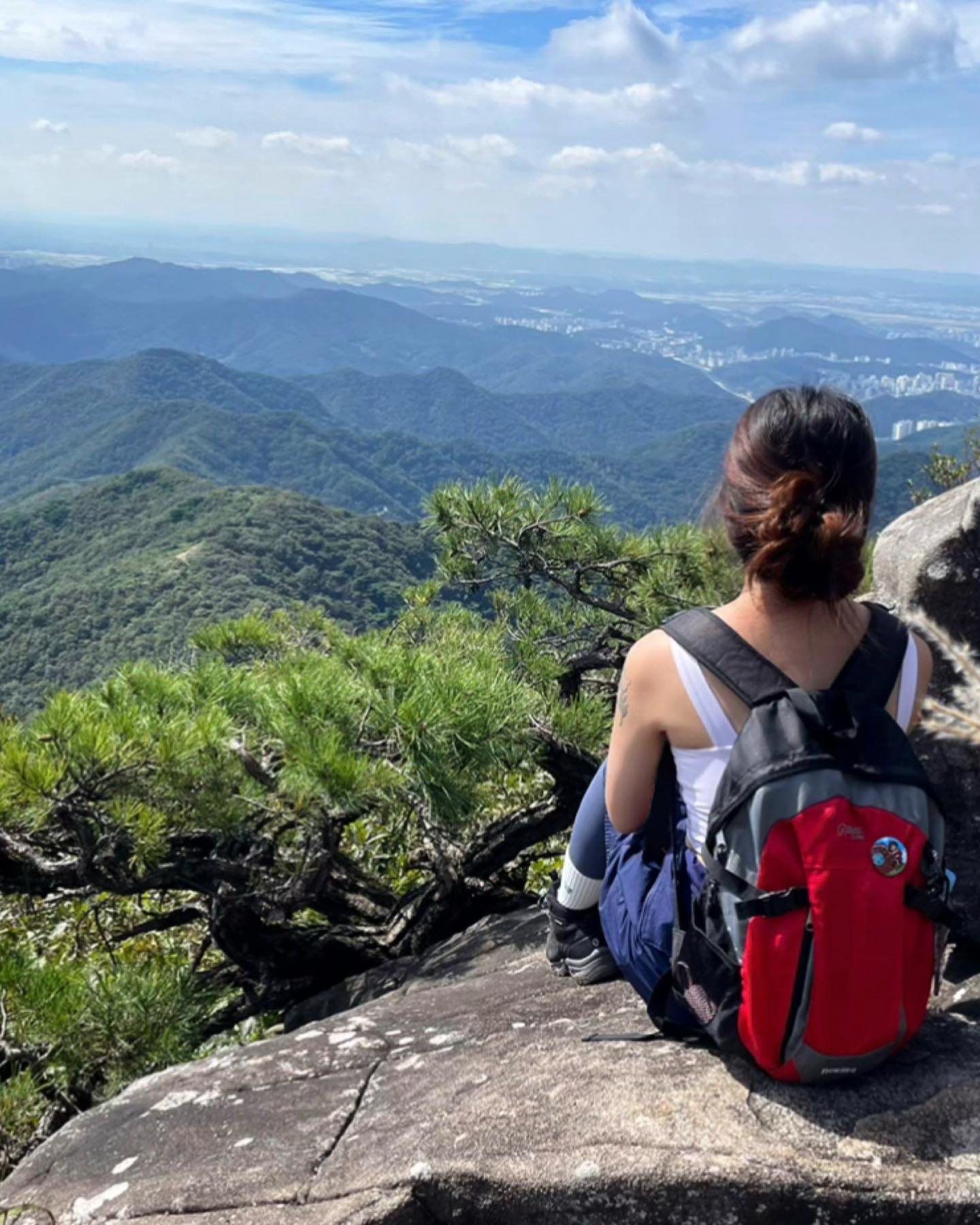 ⛰ 
⠀

증심사주차장입구 - 증심교 - 증심사 - 당산나무 -
중머리재 - 용추갈림길 - 장불재 - 입석대 - 서석대 - 인왕봉 - 서석대 - 목교 - 중봉 - 중머리재 - 토끼등 - 증심사입구

#광주 #무등산 
23.10.04.
⠀
⠀
⠀

#오등완 #오운완 #산 #등린이 #등산 #등산하는여자 #등산코스 #혼산 #혼산러 #데일리워커 #trekking #trekker #하이킹 #산행 #등산스타그램 #산스타그램 #산타는여자 #무등산정상 #무등산등산 #인왕봉 #건강 #건강스타그램