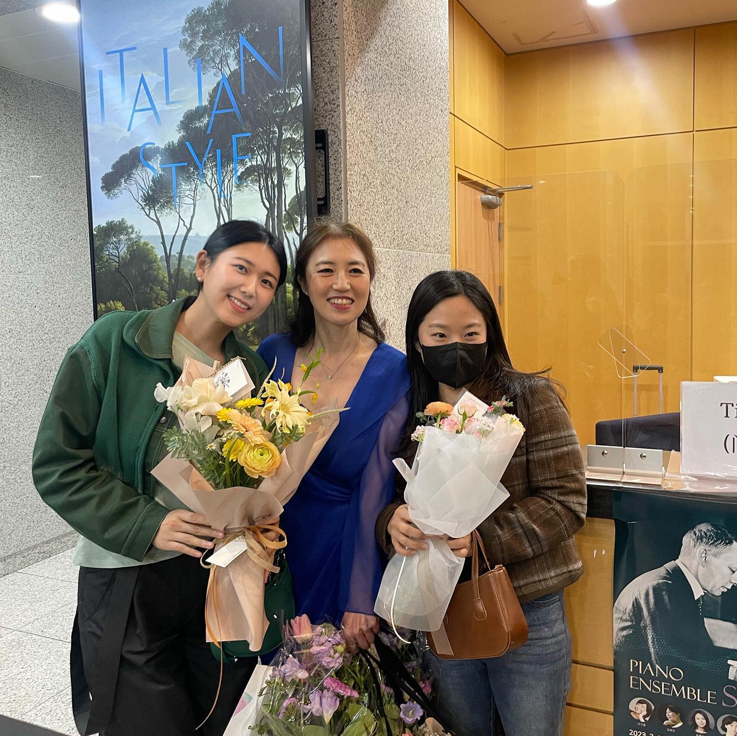 오랜만에 교수님 연주회도 다녀오고 손열음 피아니스트 모차르트소나타 앨범발매 쇼케이스도 다녀왔다✨ #귀호강

그 외 사진들은 #입호강😌
