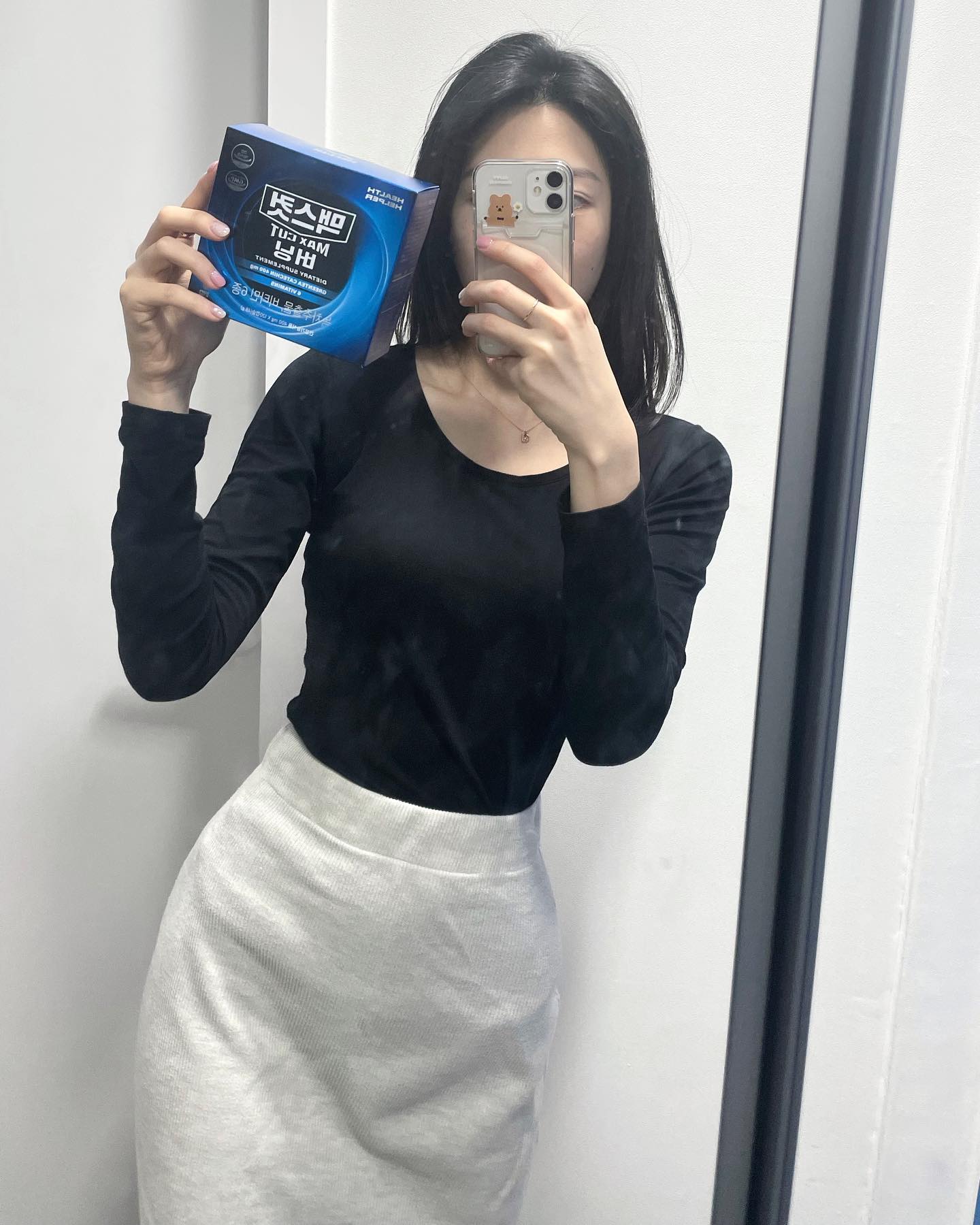 #협찬 [헬스헬퍼] 맥스컷버닝

365일 일년 내내 다이어트 하시는 분들 계시죠??
무작정 굶지말고 맥스컷버닝 3알로 똑똑하게 다이어트하세요!

체지방 감소, 항산화, 혈중 콜레스테롤 개선에 도움을 주는 녹차카테킨(400mg)이 함유되어 있고
주원료 비타민 6종까지 함유되어 있어 1일 섭취량을 200% 충족!!

기능성 원료인 녹차추출물의 ‘카테킨’ 인체적용시험 결과 시험 기간 12주동안
복부지방면적감소, 체중감소 및 체지방률 감소, 피하지방 면적 감소가 되었다니!! 정말 놀랍네요👍🏻

요즘 밥 먹고 15분 내에 필수로 먹는데 꾸준히 섭취해보니
몸이 가벼워진 느낌과 함께 주변사람들이 뭐 먹냐고 많이 물어봤어요💙

#협찬 #맥스컷버닝 #밥먹고3알 #믿먹맥 #맥스컷다이어트 #전문가용탄수화물컷팅제 #탄수화물컷팅제 #맥스컷 #헬스헬퍼 #healthhelper #maxcut