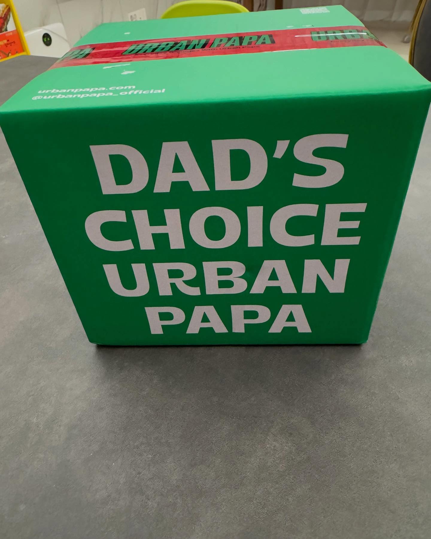 #협찬
어썸키친 멀티클리너

열탕소독효과 - 항균력
연마제제거 - 간편
얼룩없이 반짝 - 광택
자연 발효 현미식초 - 세척

어썸키친 멀티클리너 발포제 1알로
텀블러 세척하기!!

텀블러에 온수를 채우고 타블릿 1개 넣기
(400ml당 1개)
뚜껑을 연 채로 15분이면 끝
(오염정도에 따라 최대 24시간)
흐르는 물에 가볍게 세척하면 끝!!
항균, 세척, 간편

어반파파는 소년같은 마음을 잃지않는 아빠처럼
가족을 위해 노력할 때 힘이 되어주는 브랜드가 되기 위해 탄생되었어요~
가족에게 받는 의외의 칭찬이 어반파파로 시작!!
my hidden Heroes, URBAN PAPA

urbanpapa_official

 #어반파파 #우리집숨은히어로 #어썸키친 #멀티클리너 #텀블러세척 #가습기세척