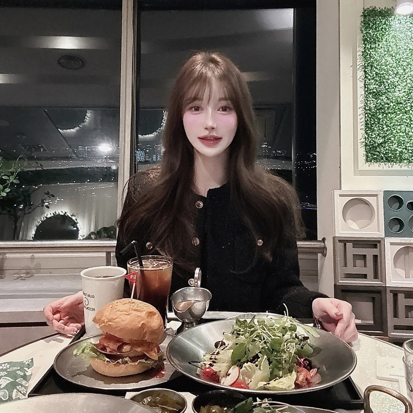 #HBD #1103 
생일 초 6개 숨기기🎂 6번째 30살 할꺼야!