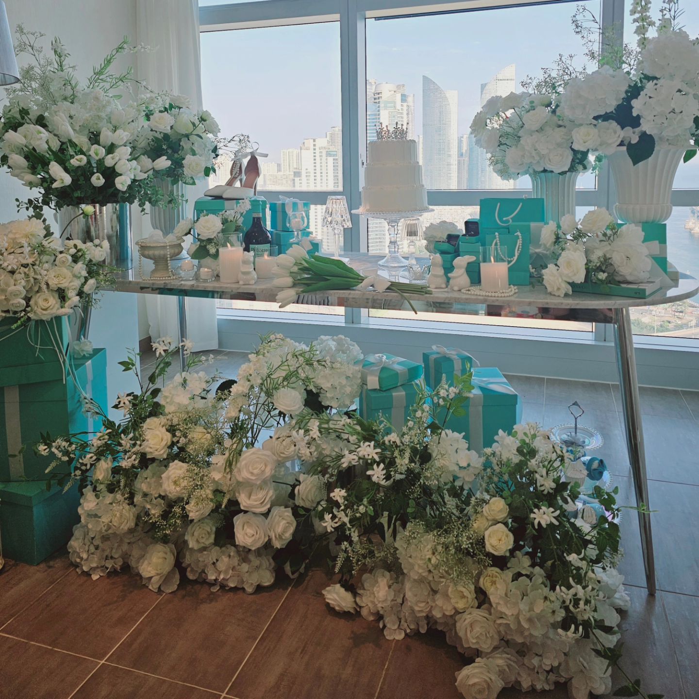 결혼을 축하합니다💐
슈퍼울트라맨처럼 든든한 남편님과 행복하게 오래오래 웃으면서🩵