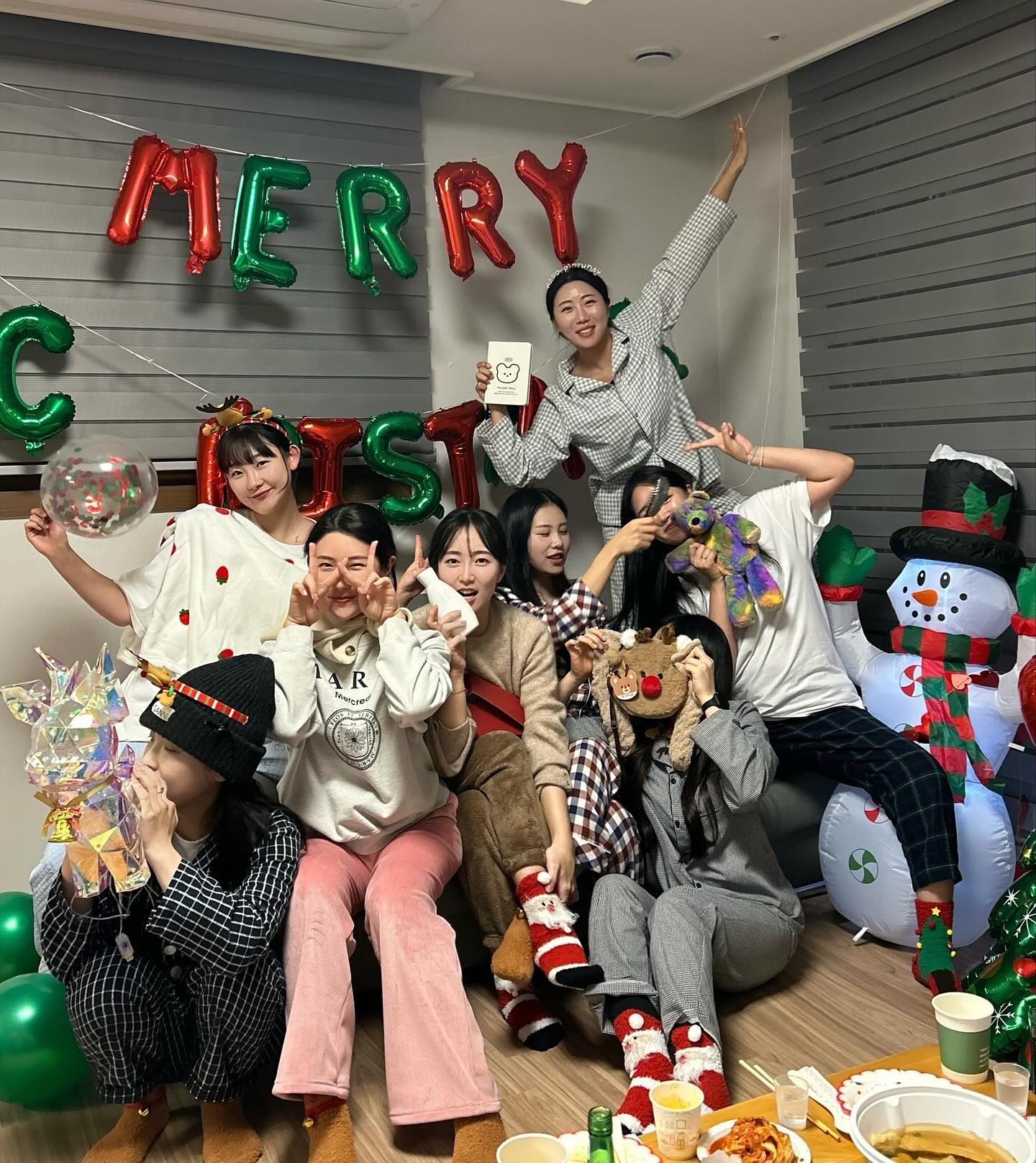 창원여고 연말 파티 🎄
( 이른 생일축하도 너무너무 고마어❣️)