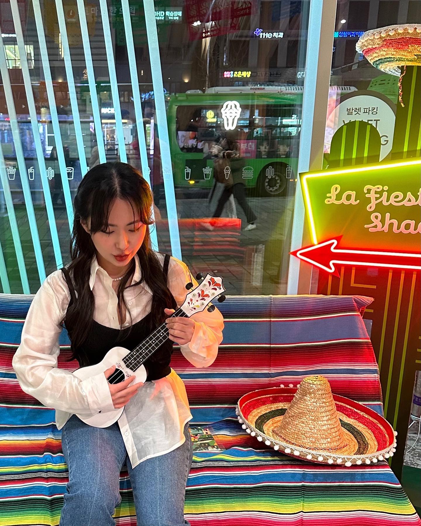 언냐들 따라 갔더니 햄버거 집에서 별걸 다해 이게 모람모람🍔✨
그나저나 고수 좋아하눈 사람~~~?!?
#쉐이크쉑 #쉑쉑버거청담
