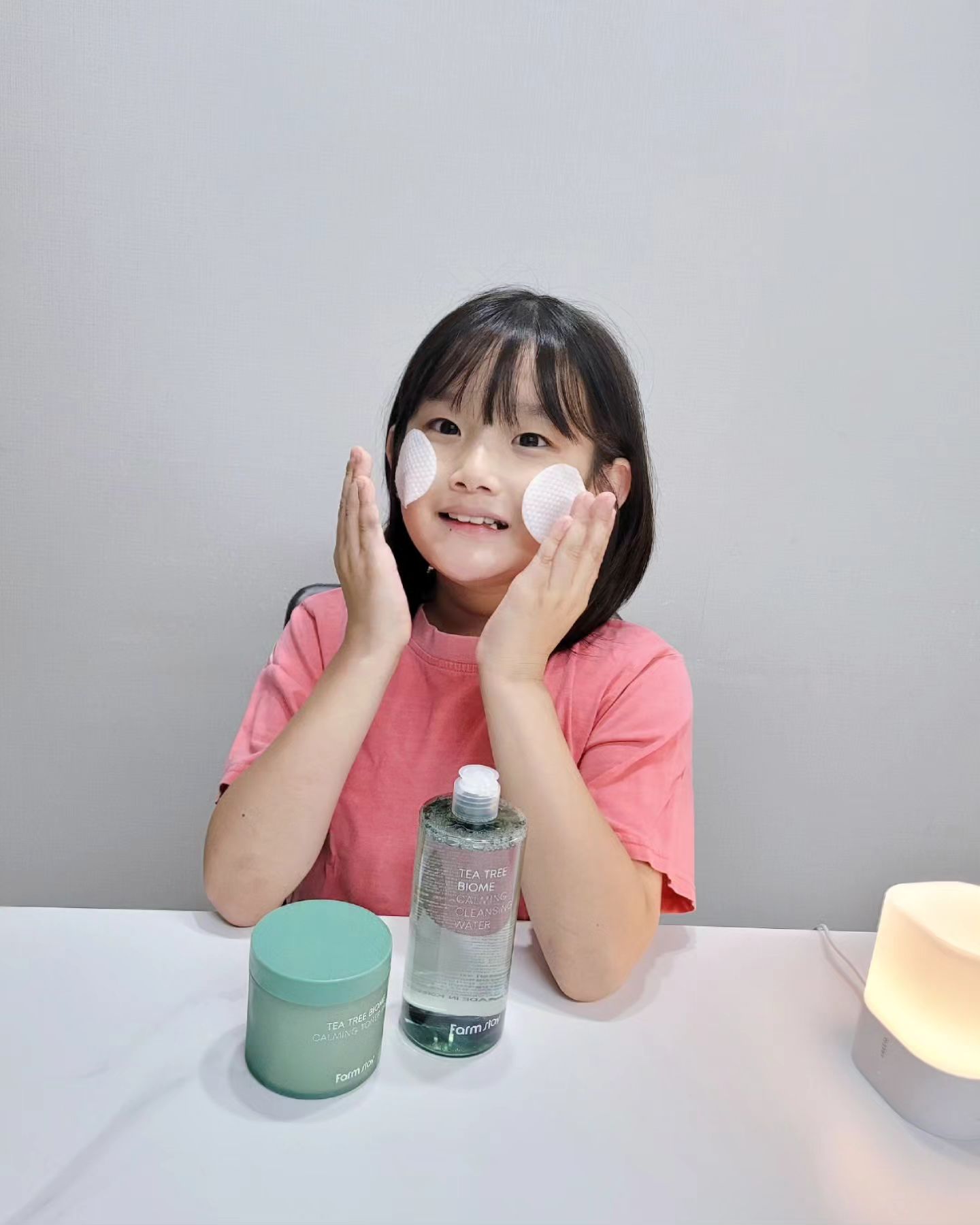 #제품제공
겉산속촉 수분 진정🌱

#티트리 클렌징 워터 + 티트리 토너패드 

티트림 바이옴으로
피부 진정과 탄력을 동시에🫶🏻

맑고 건강한 피부로 가꿔주세요🤍✨️

farmstay_official

#협찬 #티트리클렌징워터 #클렌징워터
#저자극클렌저 #토너패드추천 #티트리토너패드
#닦토 #진정패드 #진정클렌저 #클렌징워터추천