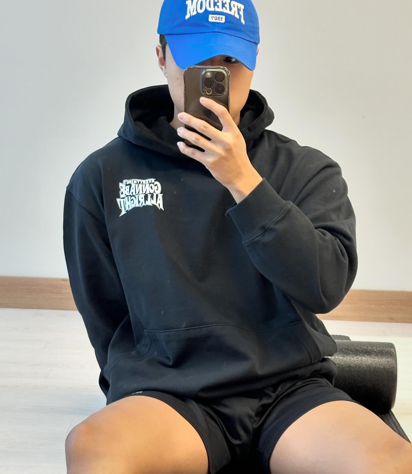 #오운완 #ㅇㅇㅇ

아침 등 완료💪💪 근데 하기 싫어서....
40분?정도 깔짝하고 도망쳤습니다
그리고 저희 센터에 맥 그립이 없었는데  어제 운동 가니까
수업 받는 분이 쓰고 계시더라규요?? 오늘 등 하면서
쓸 생각에 신나서 오픈하시는 직원?알바?분 한테
가져가서 써도 되나 여쭈니....피티 회원 전용이라고🥲
하하...터덜터덜...시티드로우에 있는 클로즈 그립 빼서 했읍니다
비가 많이 오는데 다들 화이팅 하세요
.
.
.
.
.
.
.
.
.
.
#헬스 #소통 #맞팔 #선팔맞팔 #헬스소통 #운동소통 #운동계정 #운동계정맞팔 #운동계정소통 #헬스타 #헬스타그램 #워크아웃 #workout #운동하는남자 #운동하는여자 #헬창 #헬창의길 #fyp #추천