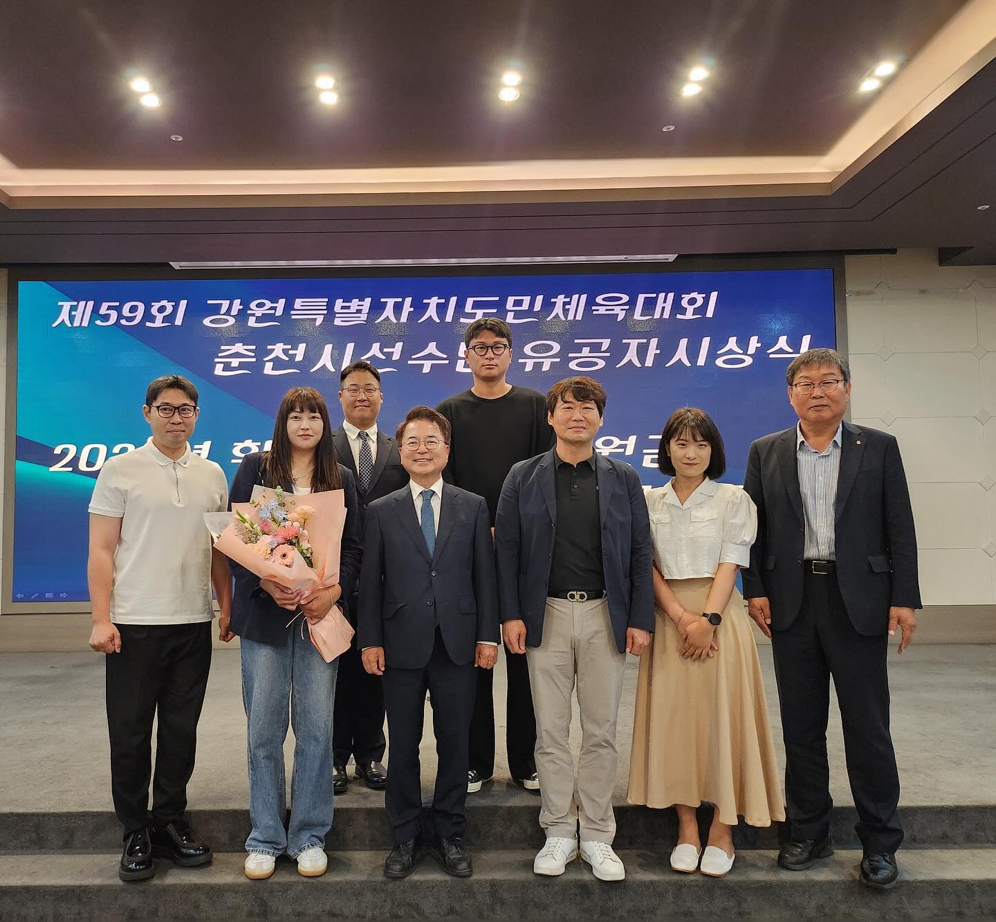 강원도민체전 춘천시 종합우승 💖

좋은선수들 덕분에 좋은상도타고 

다들 너무고생했습니다 👍

그리고 #강원청년소상공인협회 꽃다발도너무 감사합니다

#춘천시
#화이팅