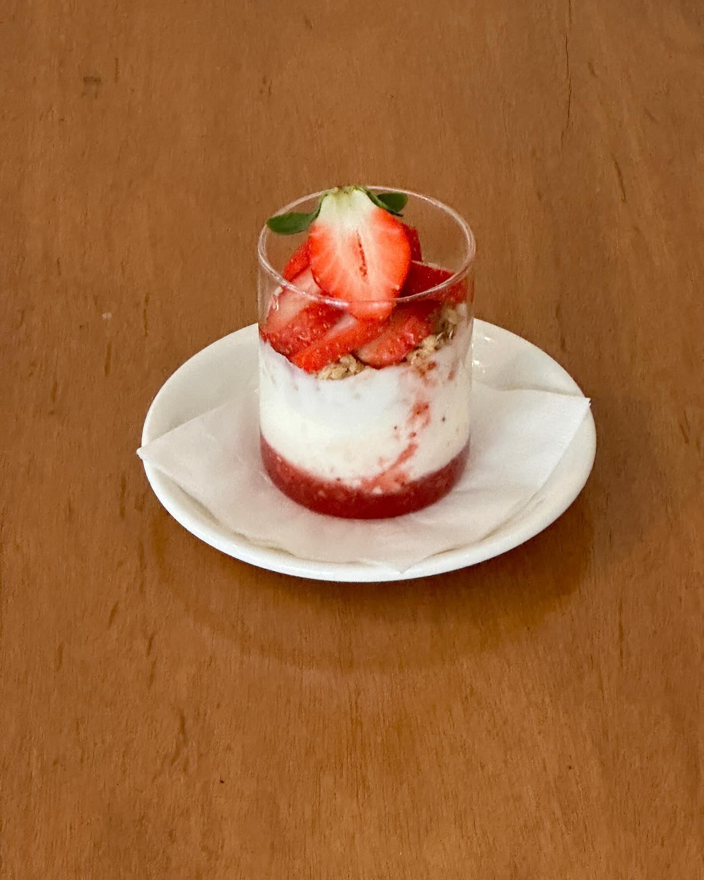 딸기 + 요거트 조합 사랑혀 .. 🍓
.
.
.
.
.
.
.
.
.
.
.
.
.
.
.
.
.
.
.
.
.
.
.
.
#브래드앤버터 #평택역카페 
#떠먹는요거트 #카페맛집