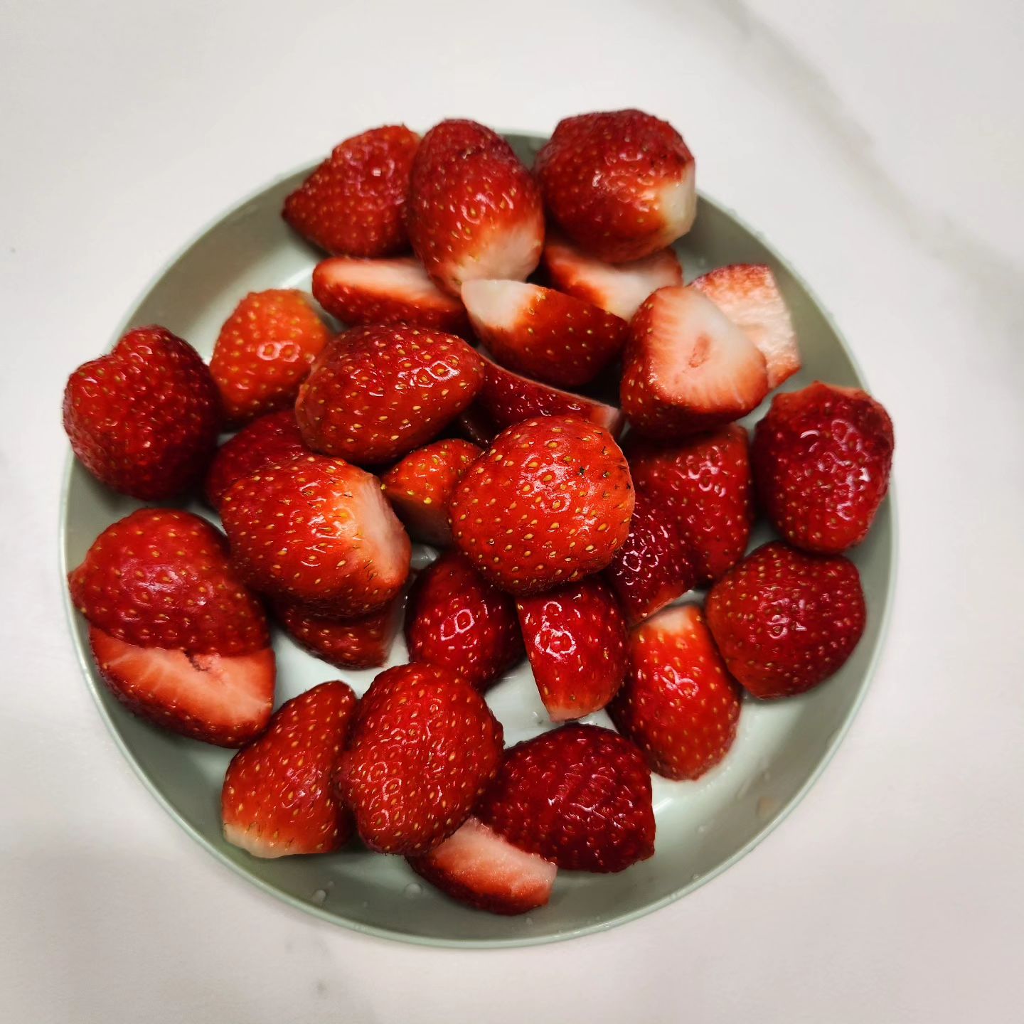 올 겨울 첫 딸기🍓 

너의 최애 과일
많이 먹어 내사랑🩷

아빠 돈 많이 벌어오세요ㅋㅋㅋ

#8살딸 #평생내친구 #내딸 #예쁜딸 #예쁜딸램 #귀여워 #귀여운내새끼 #귀여운내딸 #사랑해 #행복해 #내사랑 #맨날예쁜애 #오늘도예쁜애
#맨날이뻐 #맨날사랑스러워 #세젤예