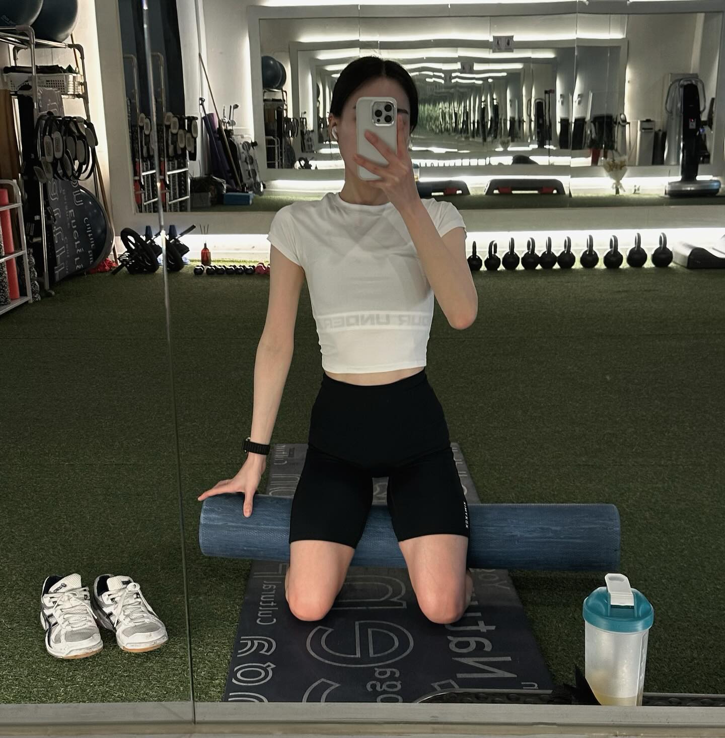 #오운완 
오늘은 하체데이였삼 
진짜 운동가기 싫었는데 어제 초코빵 팝콘먹고
회개하러감 ㅎ …. 나란새퀴…
매번 같은 실수를 반복하는 녀석 💦

오늘도 할 일 태산🤯
빠팅💖