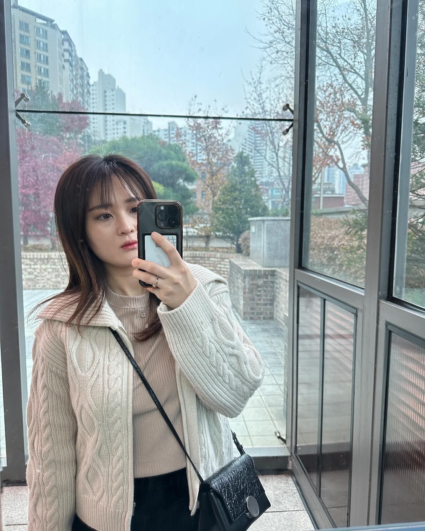 오늘 퇴근 후 팀원분들과 사주 보고 맛집 가서 떠들고 놀았어요😋 어딜 가나 식복을 타고 났다는 저는 오늘도 배터질듯한 하루를 보냈습니다🐷

#출근룩 #데일리룩 #ootd #출근룩기록 #데일리코디
