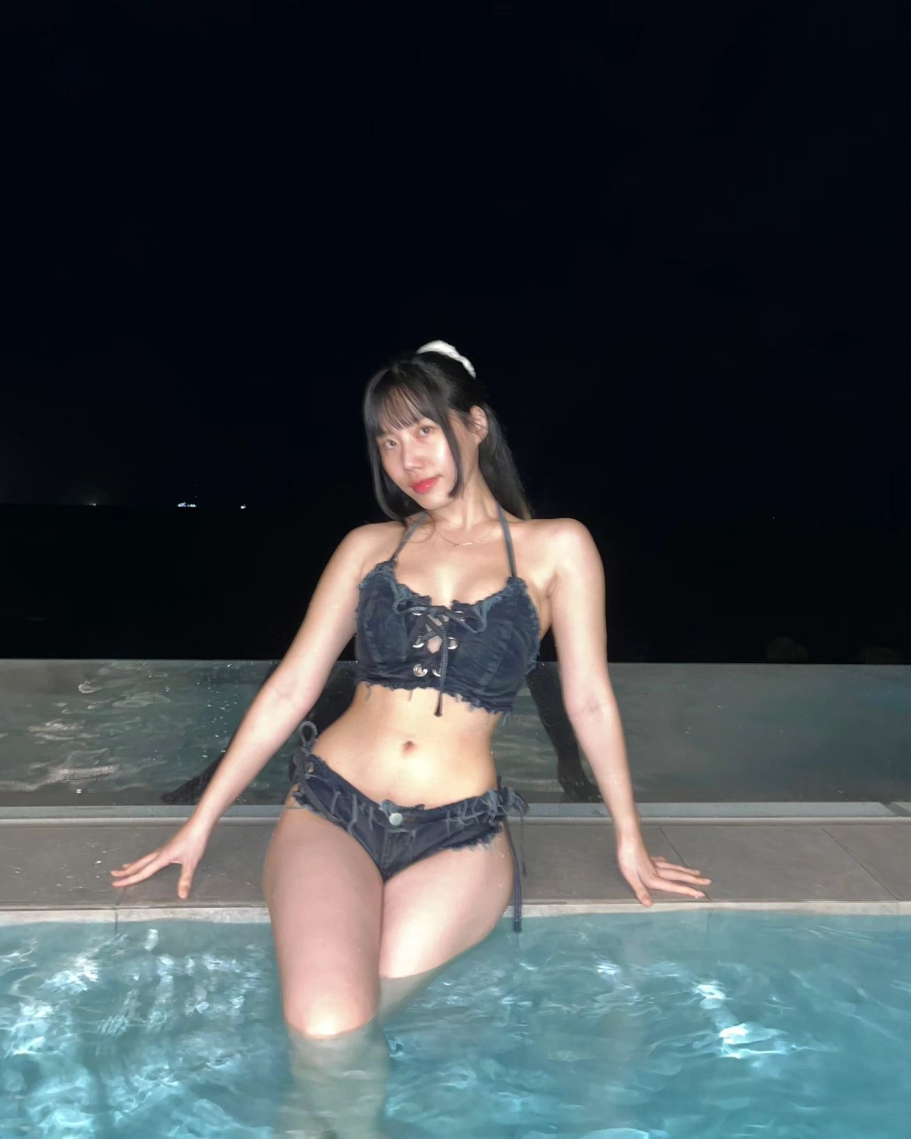 오랜만에 밤수영✨️ 
핫한척 해봤습니다🙌
.
.
핫걸같나요?