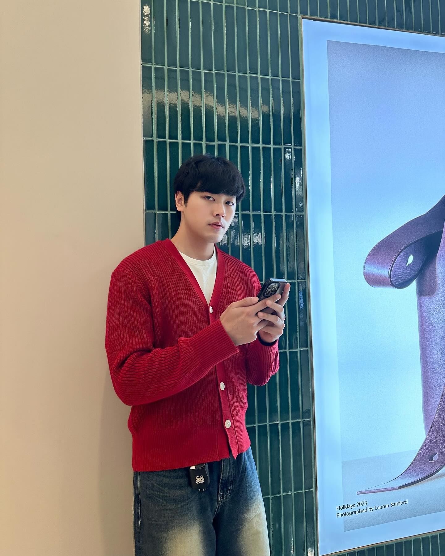 이미 아는 사람은 아는 수아레❤️
요즘 가디건 색감은 레드…
위셔블 하찌 가디건이랑 와이드 데님 조합 추천
날 풀리니까 요거만 손이 가네🙄
suarestudio