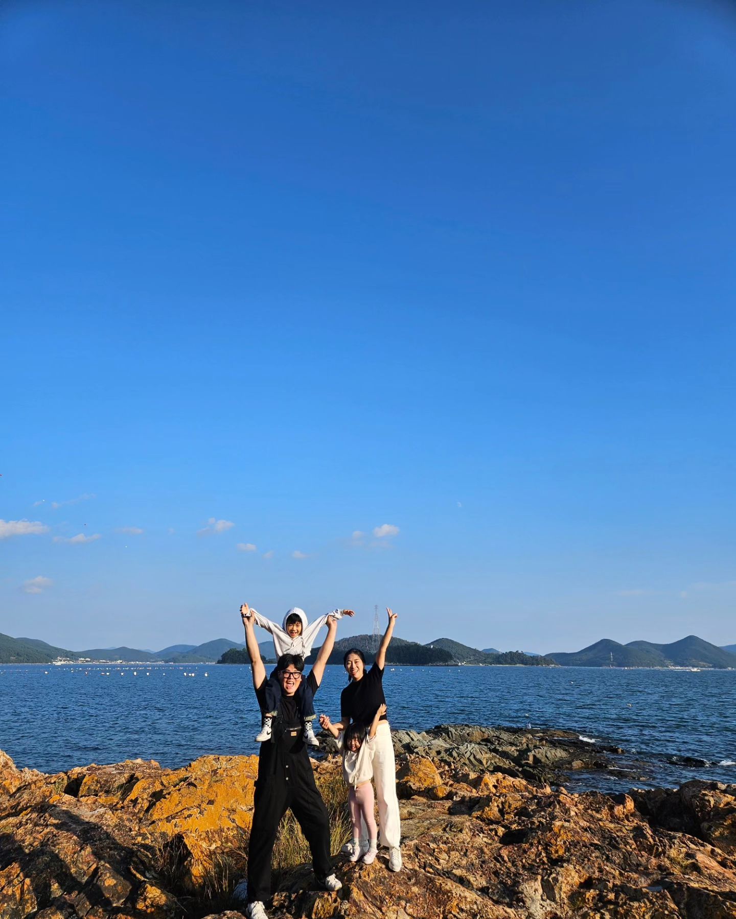 🧳통영 - 이순신공원

병규하나가 
외국에 온 거 같다고 했던 이순신공원😆
공원 안에 있는 유아 숲 체험 공간까지
완벽했다‼️