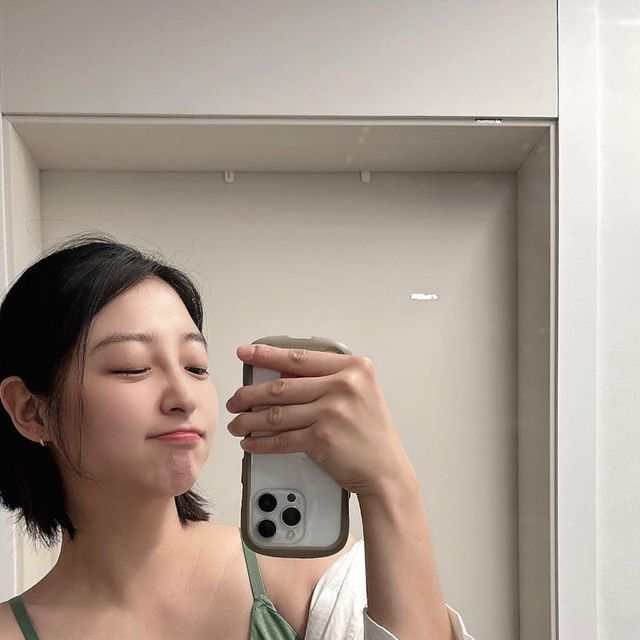 한지우 on Instagram: "_ ⠀⠀⠀⠀⠀⠀⠀⠀⠀⠀ 올 여름도 슬림9과 함께 보송하고 쾌적하게 🌿 ⠀⠀⠀⠀⠀⠀⠀⠀⠀⠀ 모달 95% 함유로 피부 예민하신 분들도 부드럽고 편안하게 입을