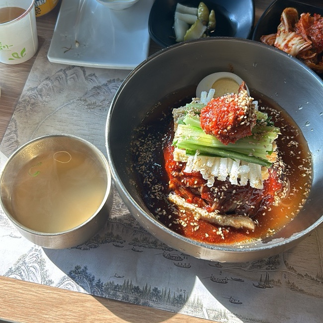 산홍 “ 겨울에 먹는 냉면, 진주시청 맛집 ”