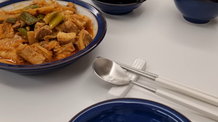 히어키친 에센셜수저세트와 함께하는 신혼 저녁식탁