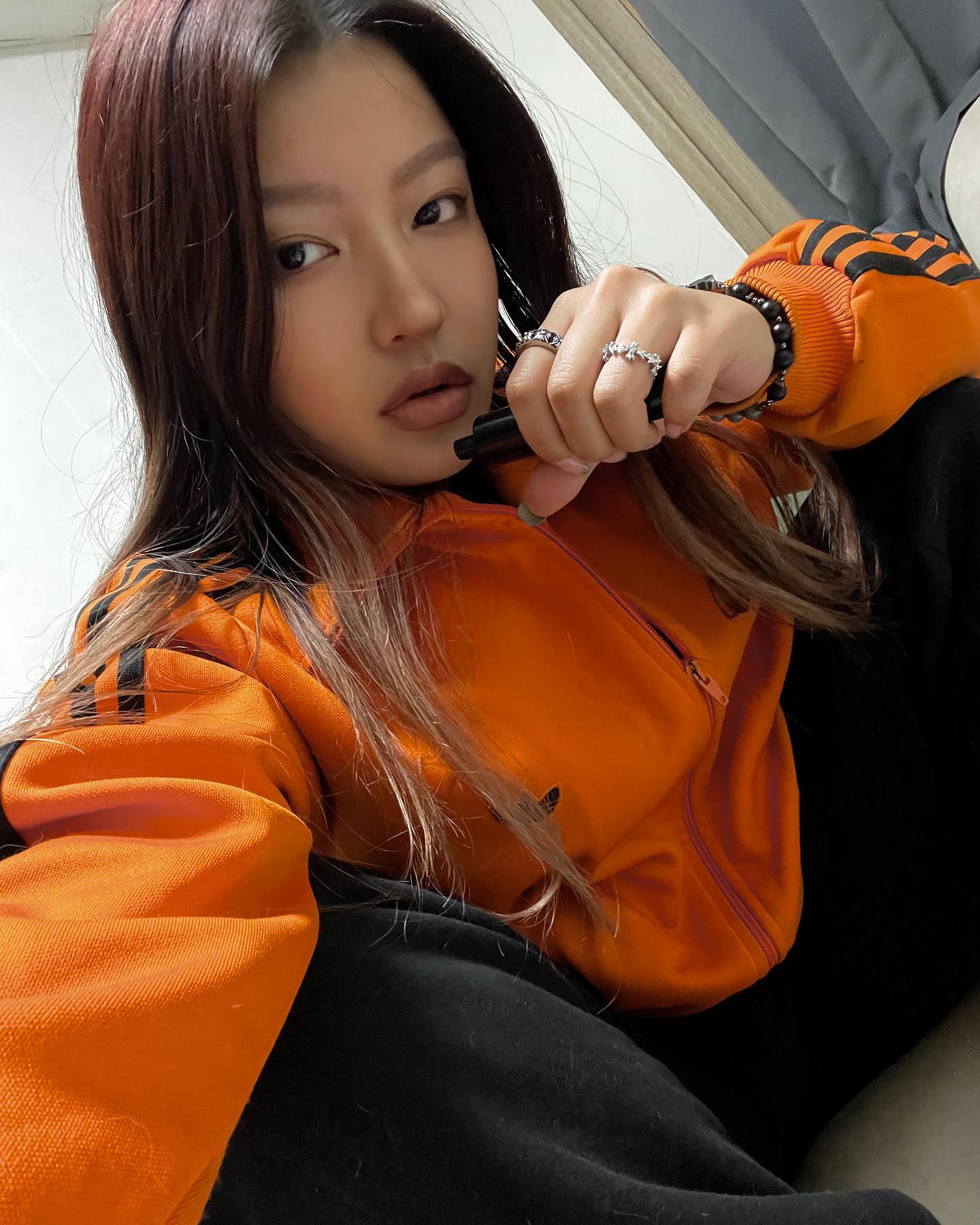 Thks 4 drvape_official 신제품 마카롱 🧡🤍

평소 무거운 내 기존 전담과는 다르게
요번 신상 무게 넘 가볍고(주머니에 넣은지 까먹음 Real)
한손에 쏙 그립이 챡 감기는게..🤤

아니 근데 맛표현 타격감이 왜 이렇게 강한지 1차 감동..
배터리 로우 상태일 때도 무화량 동일하게 출력되는거 보고 2차 감동...😂🌿

요즘 내 애용 item
-
#닥터베이프 #마카롱전자담배 #마카롱전담 #전자담배 #전자담배추천 #마카롱전자담배기기 #마카롱전자담배기계 #닥터베이프마카롱