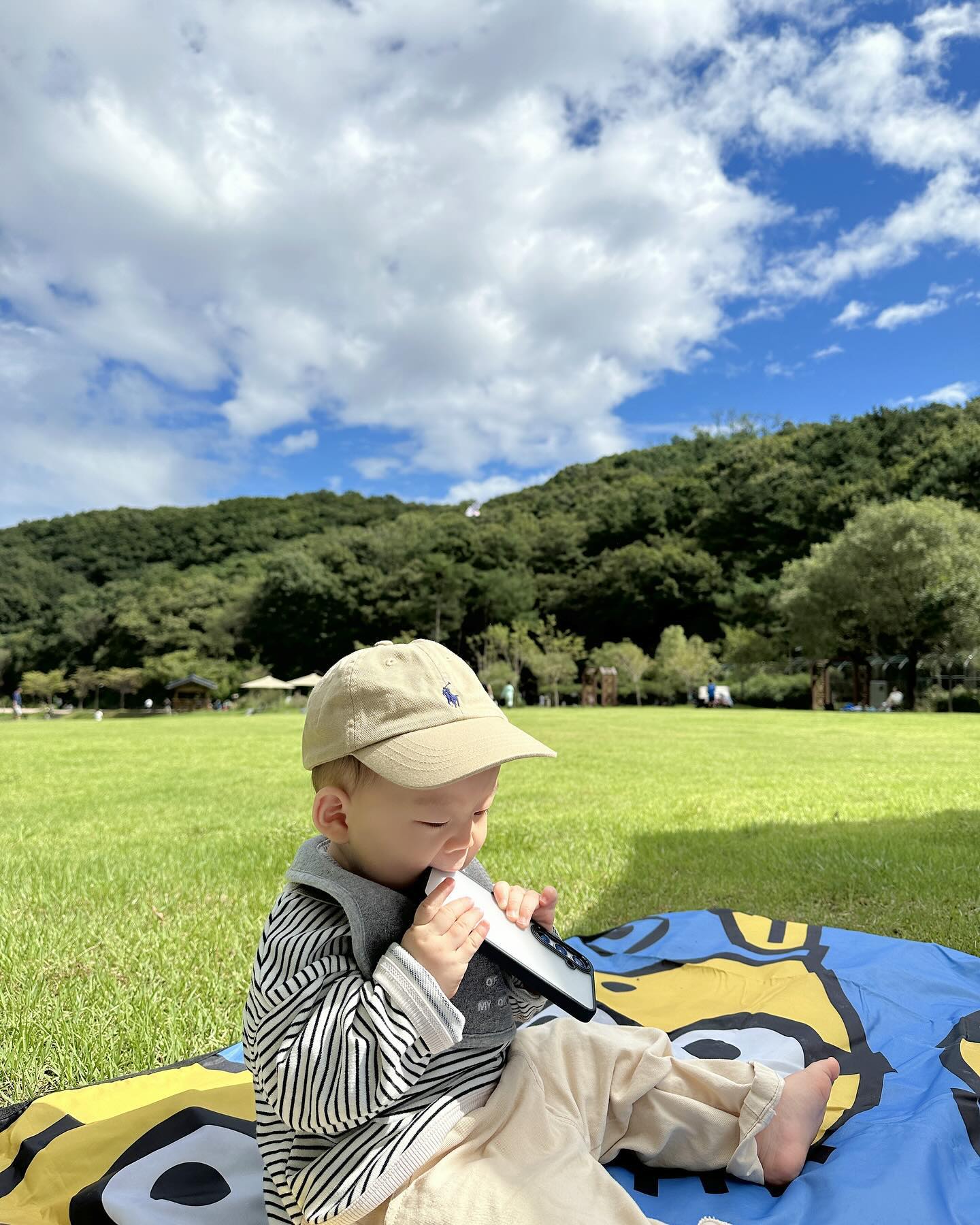 🍀💚🌿☘️🌲🍏
엄마아빠랑 피크닉 다녀왔오요